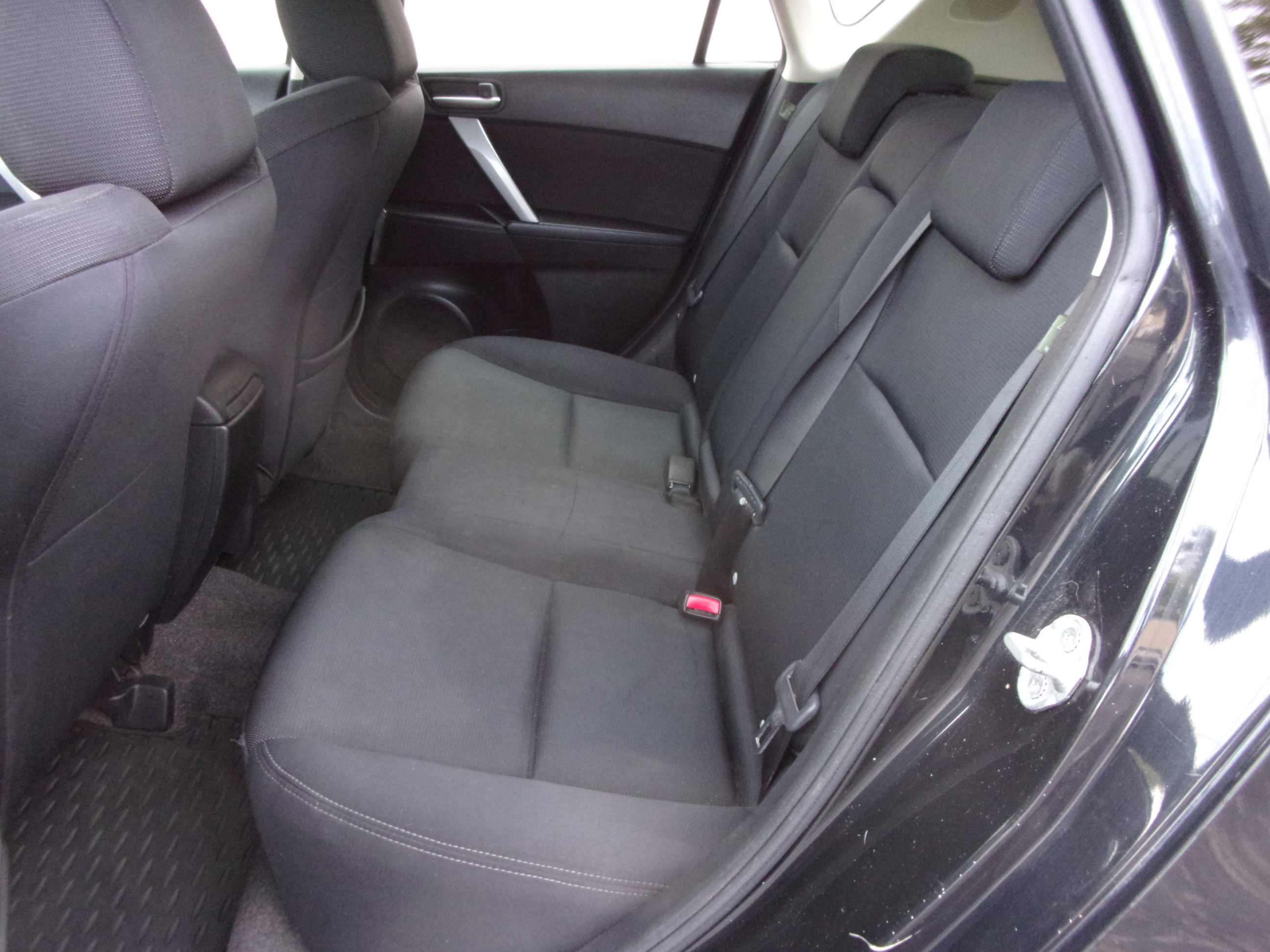 2010 Mazda MAZDA3 s Sport - Photo 9