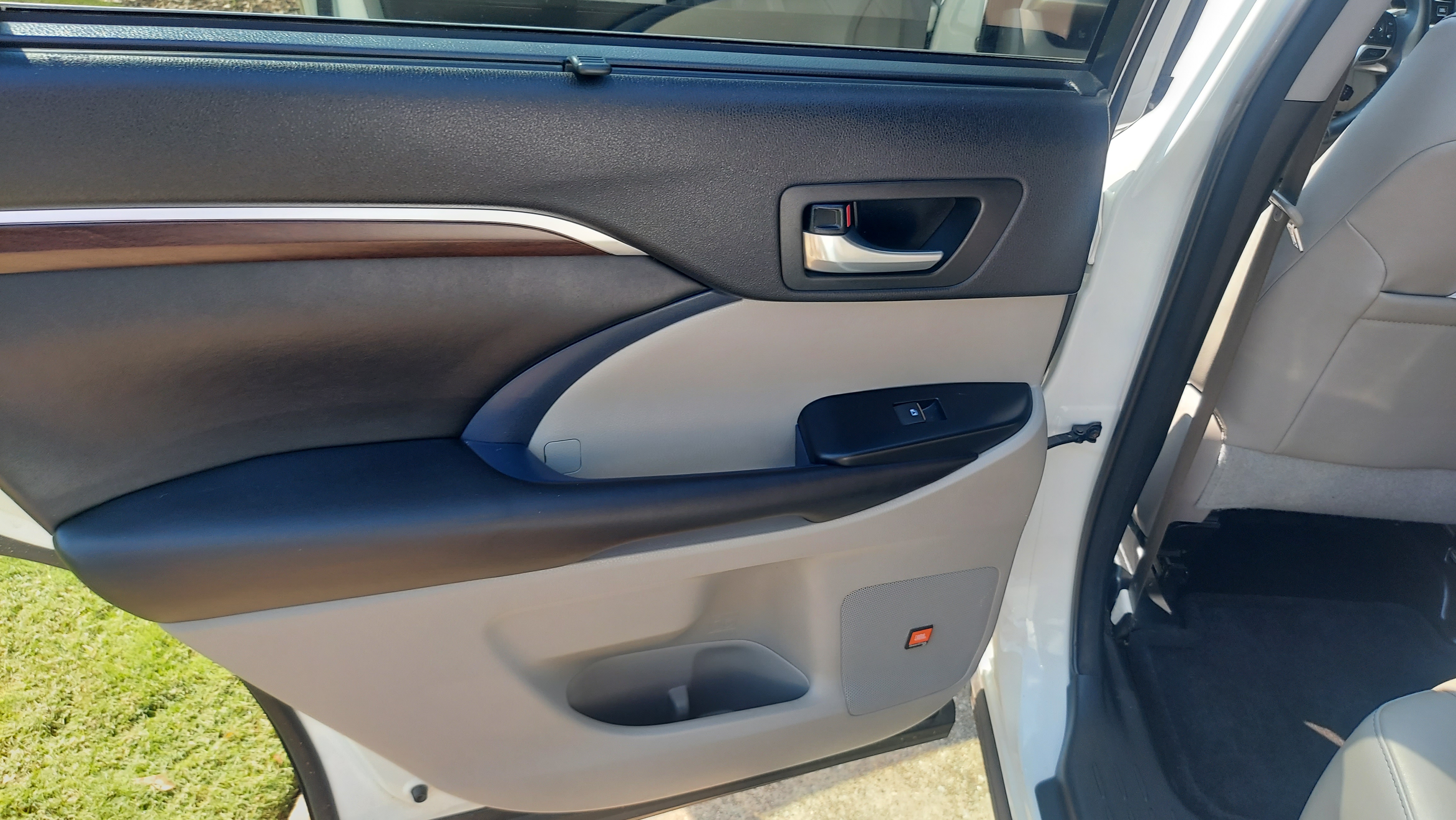 2016 Toyota Highlander Limited Platinum