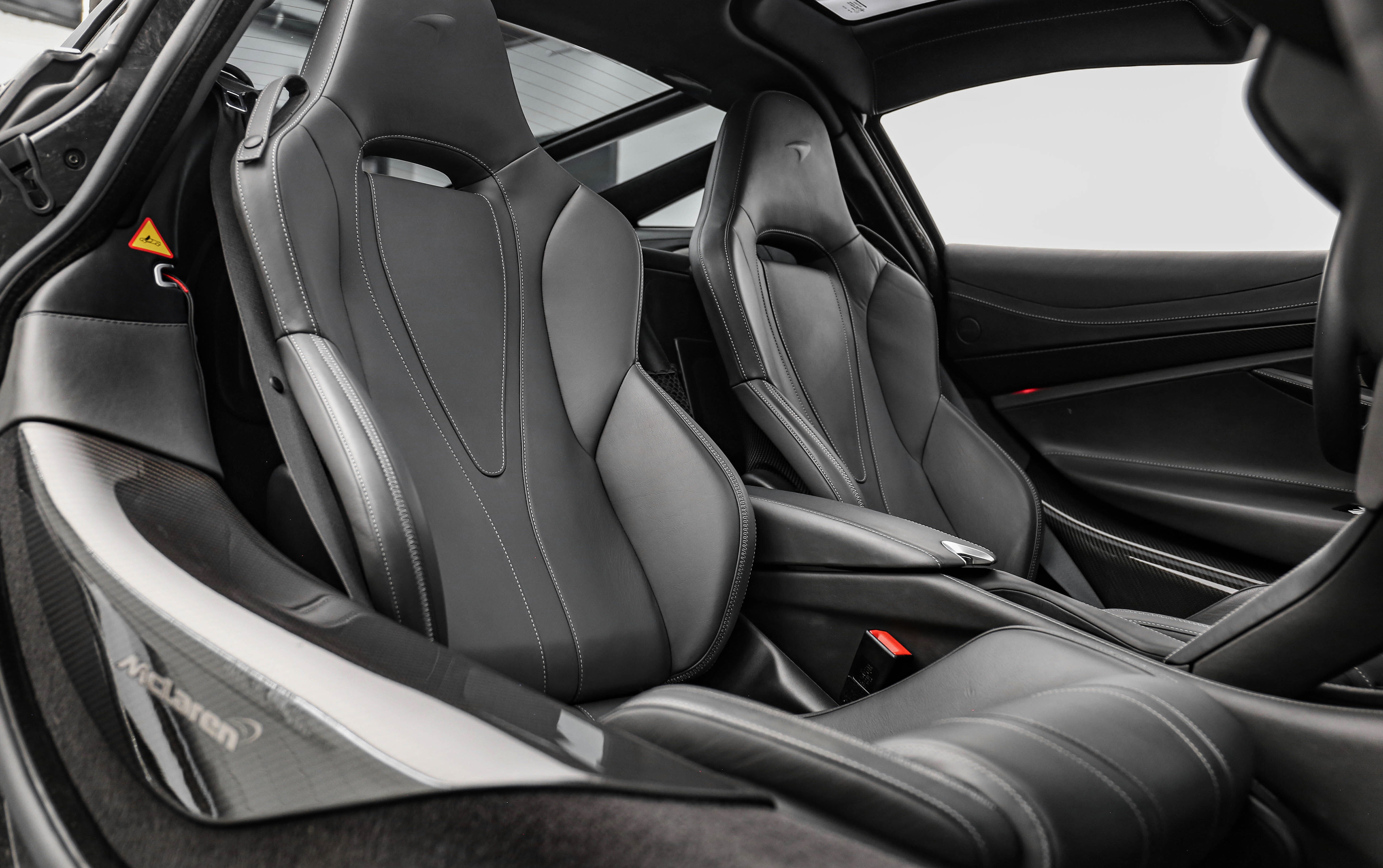 Used 2018 McLaren 720S Luxury photo 17