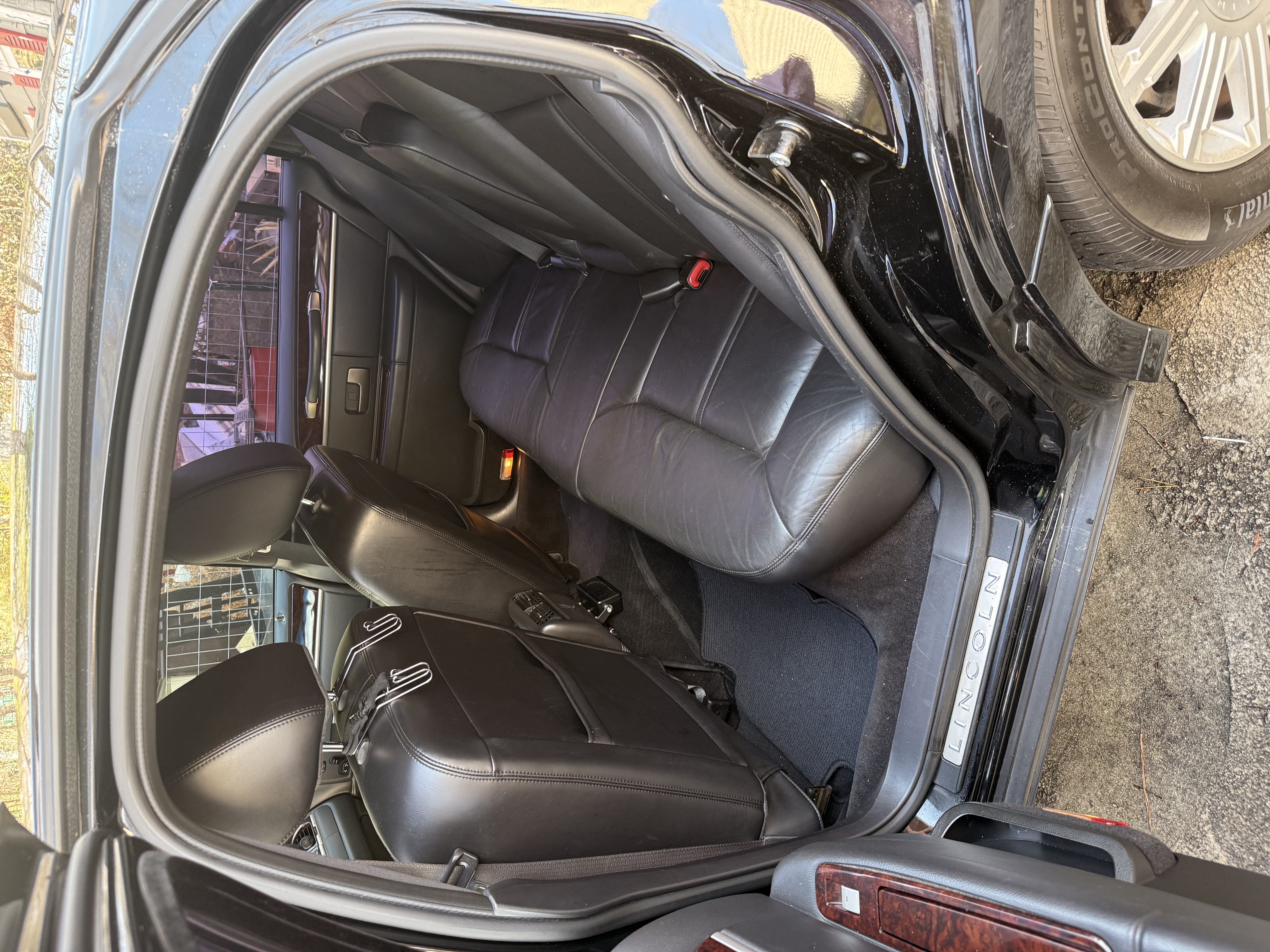 2011 Lincoln Town Car Signature Limited