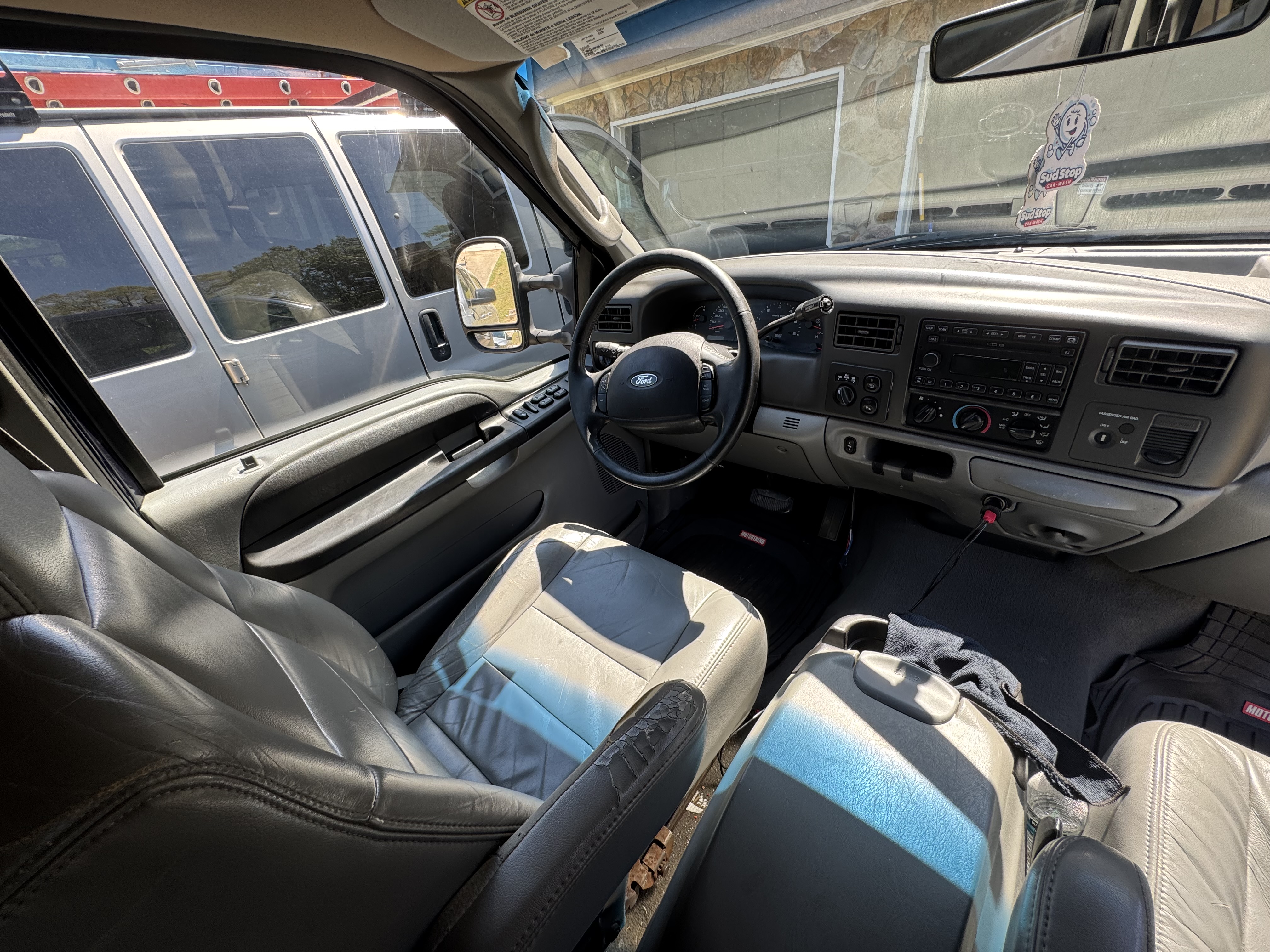 2005 Ford Excursion XLT