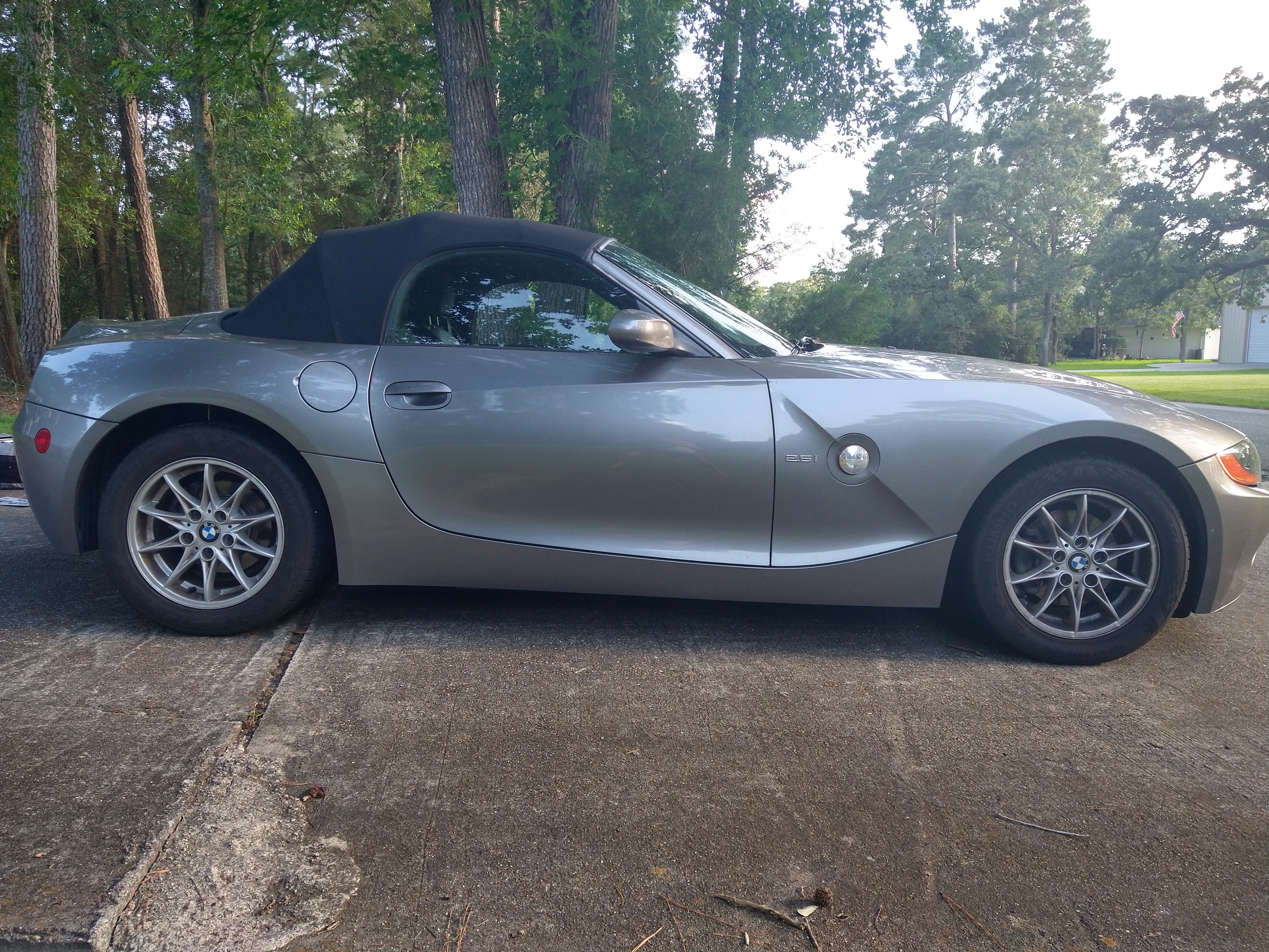 Used 2004 BMW Z4 2.5i