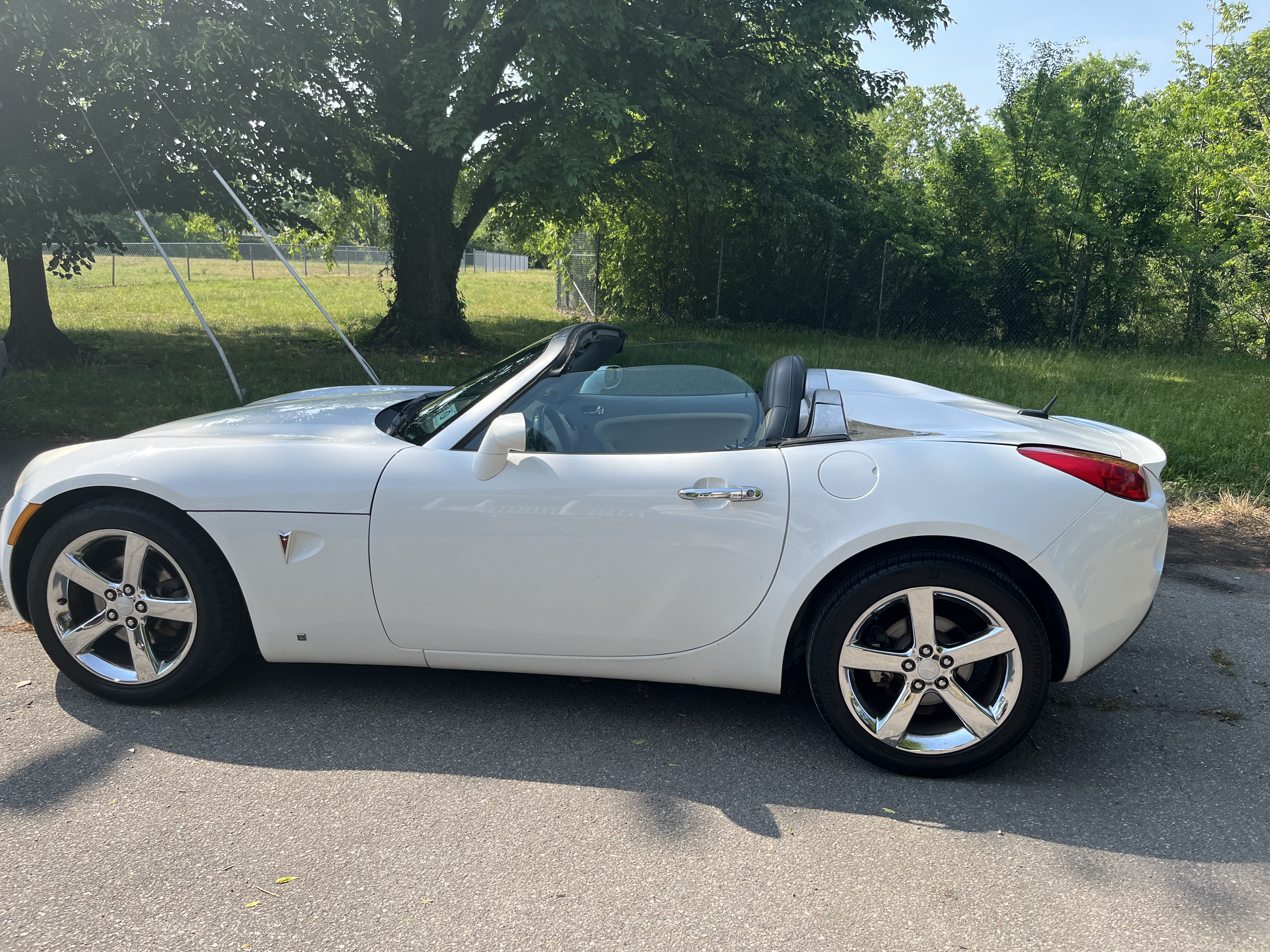 Used 2007 Pontiac Solstice Convertible w/ Premium Package