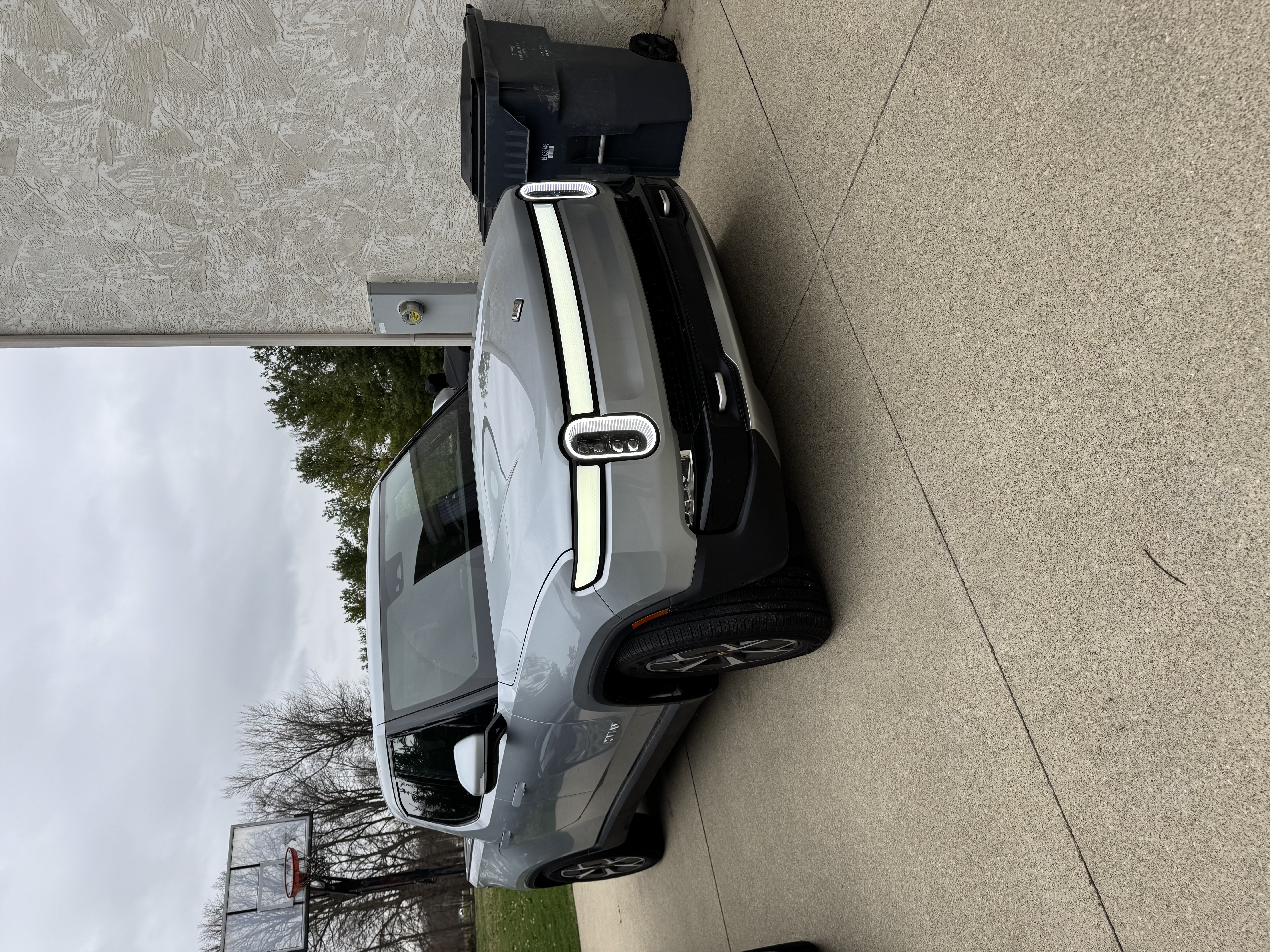 2024 Rivian R1T Adventure