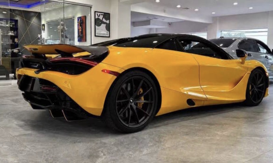 Used 2021 McLaren 720S Spider photo 17