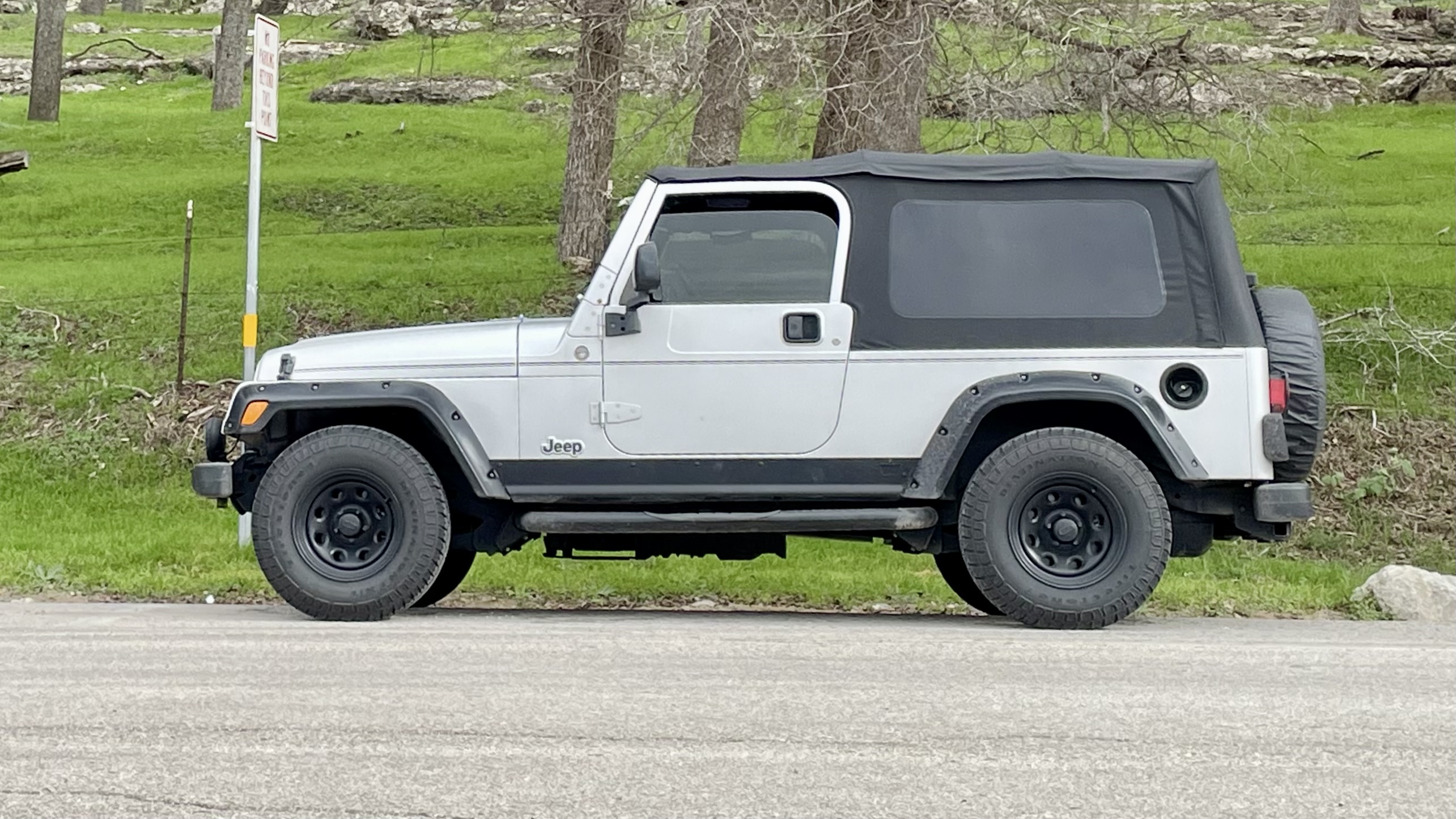 Used 2005 Jeep Wrangler Unlimited w/ Security Group