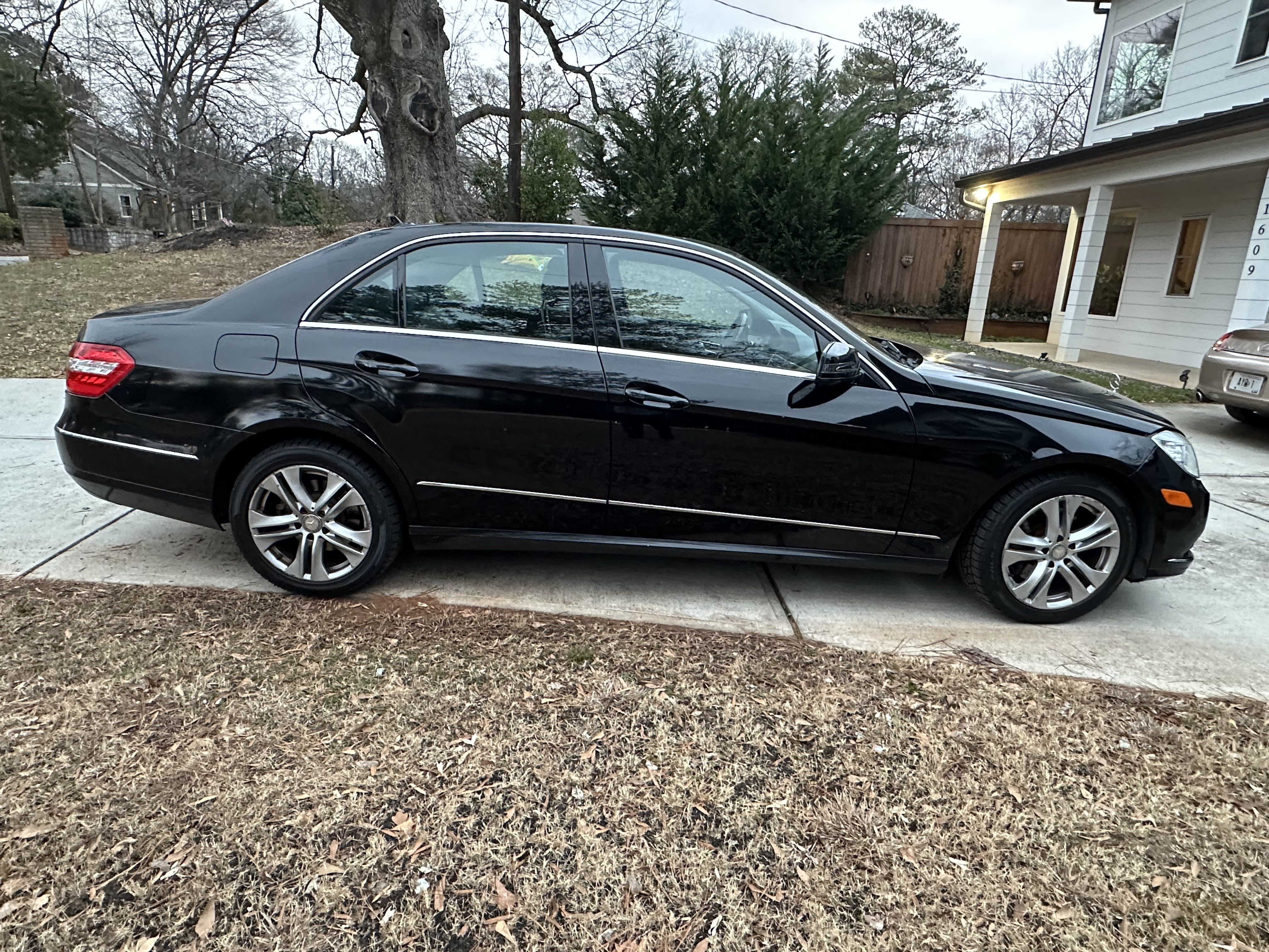 2011 Mercedes-Benz E 350 4MATIC Sedan