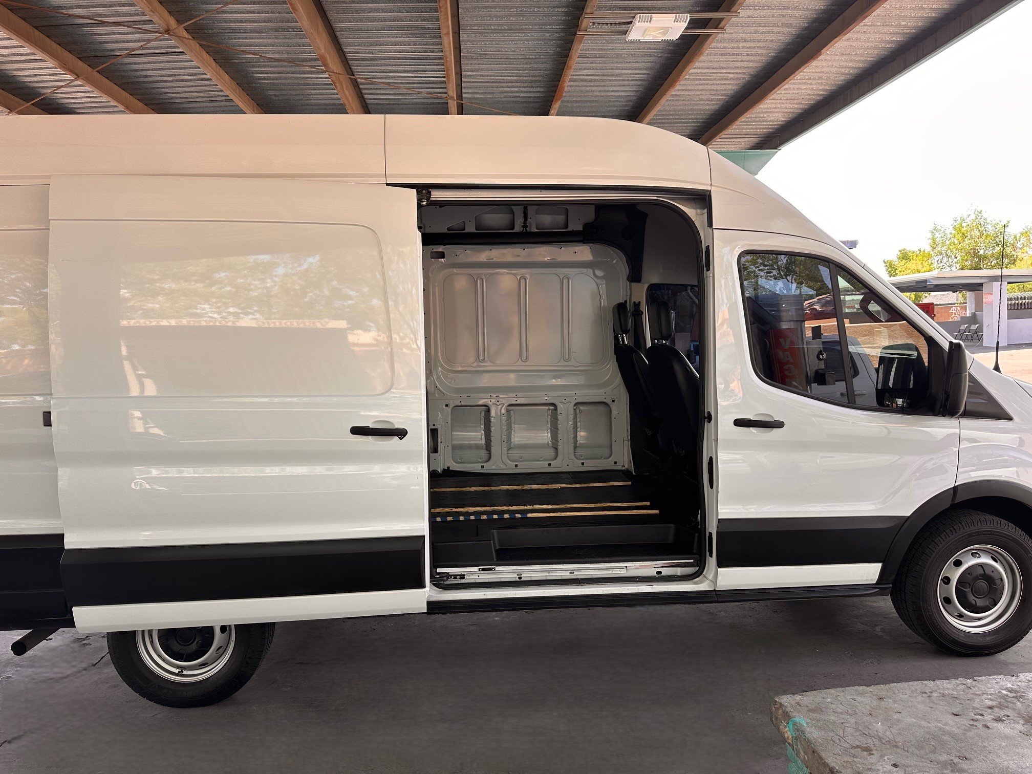 2023 Ford Transit 250 148" High Roof Extended