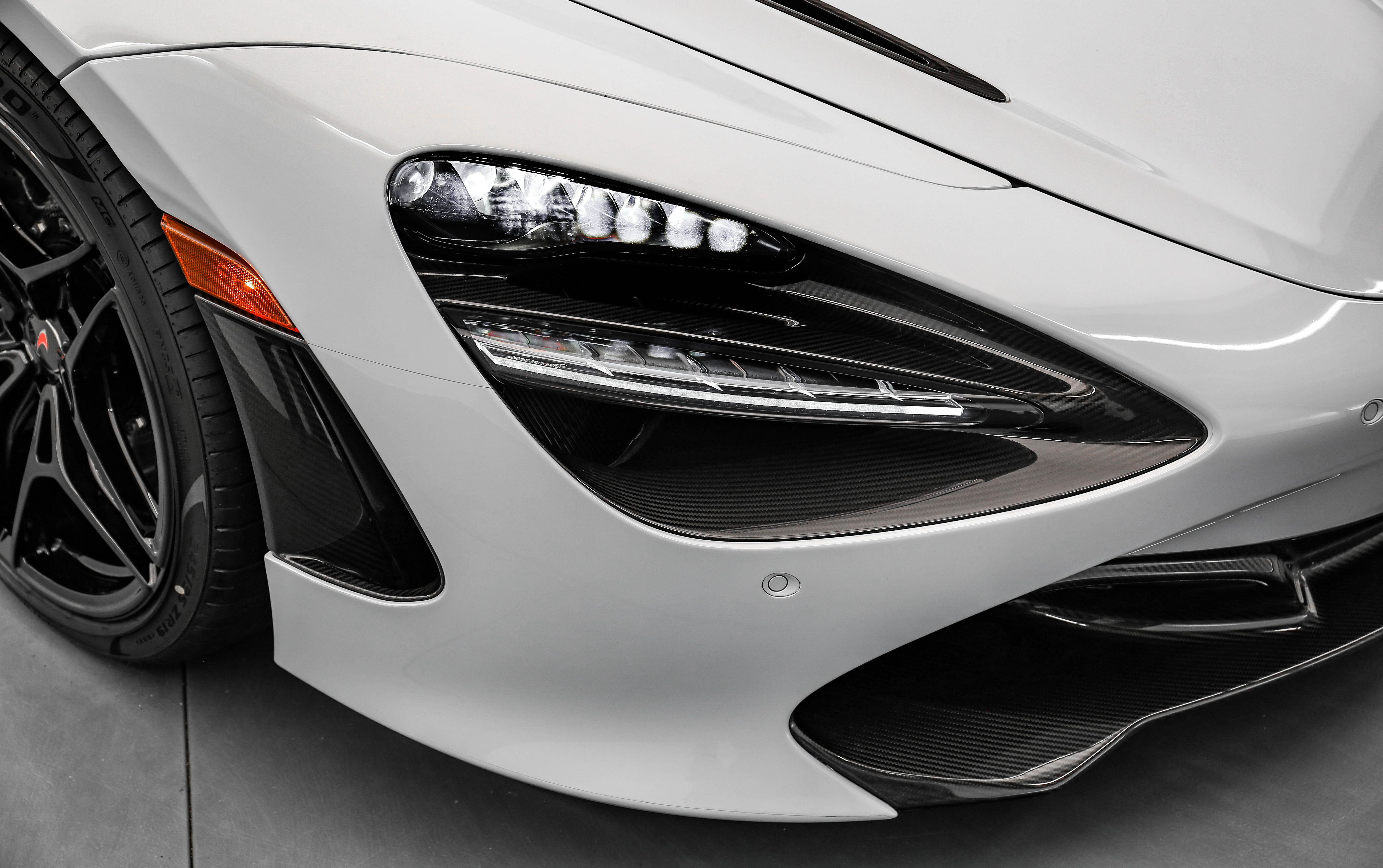 Used 2018 McLaren 720S Luxury photo 26