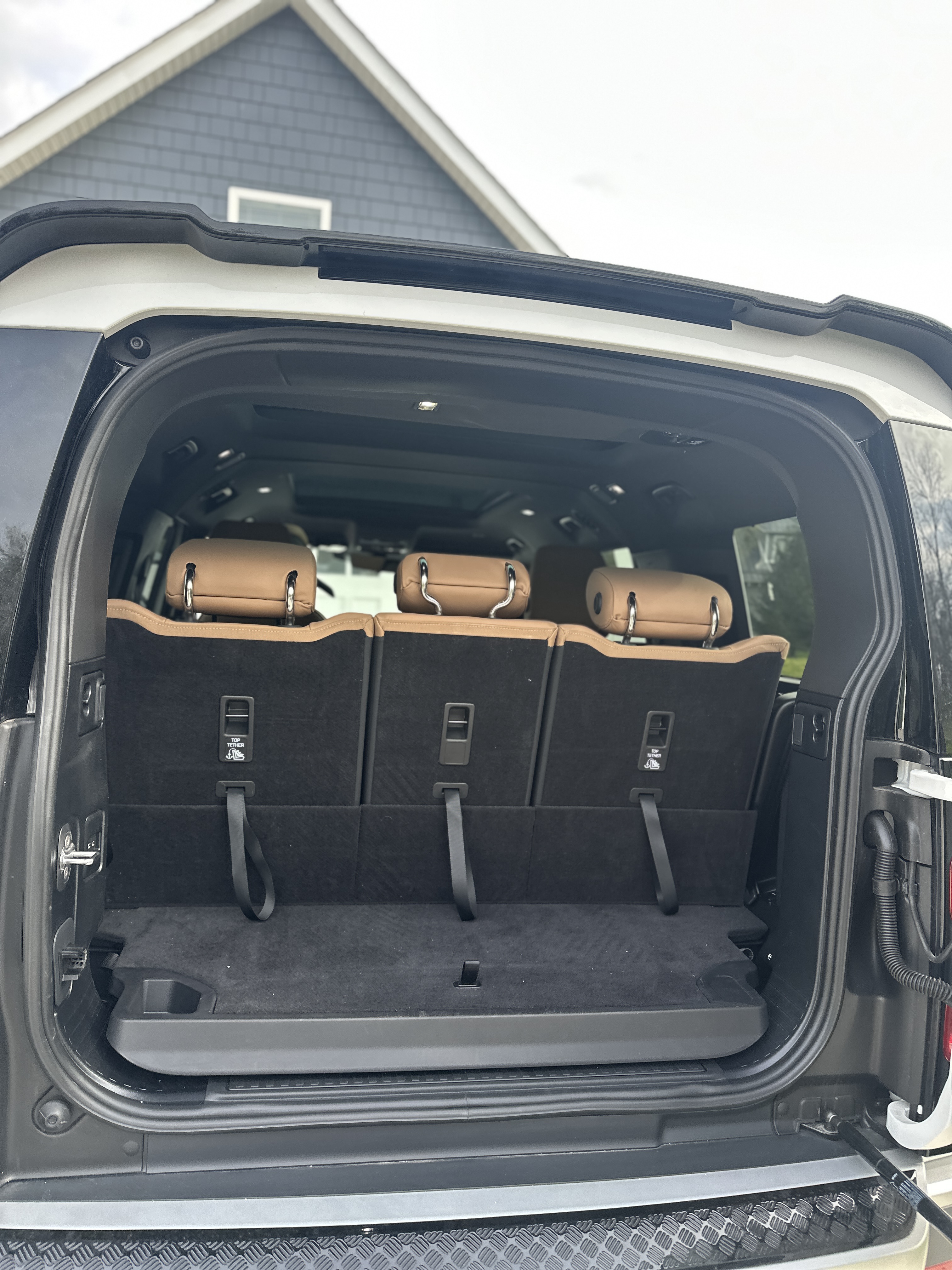 2025 Land Rover Defender 130 S