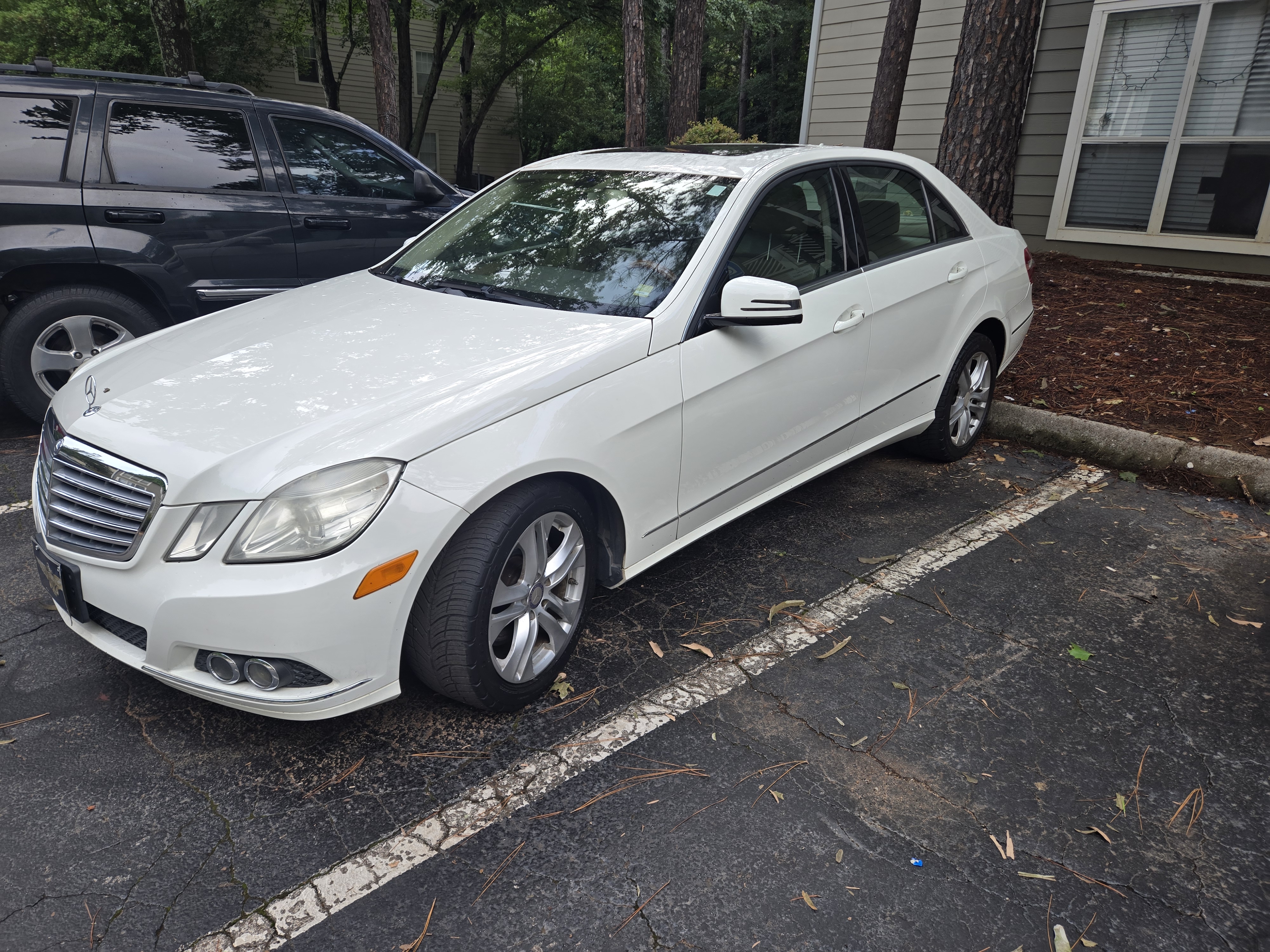 2010 Mercedes-Benz E 350 4MATIC Sedan