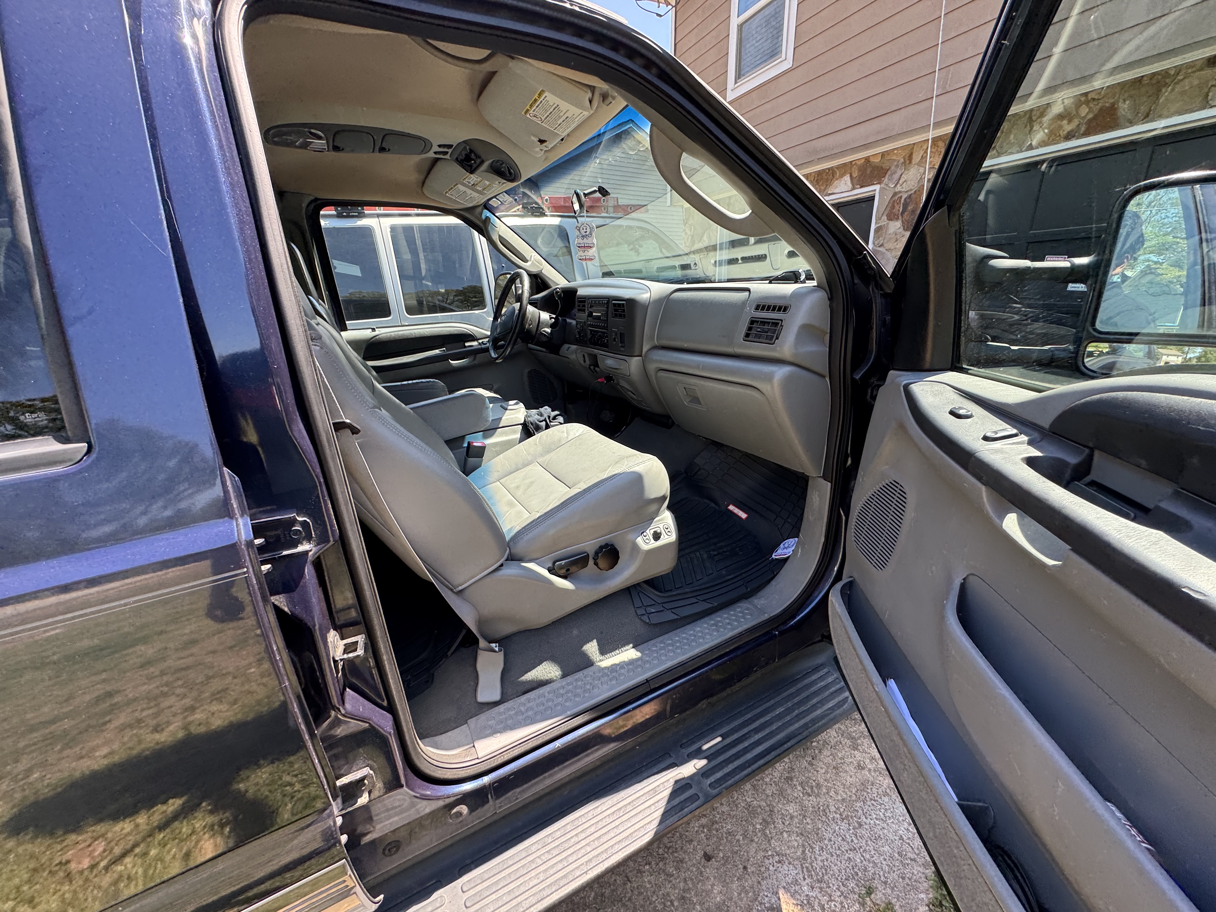 2005 Ford Excursion XLT
