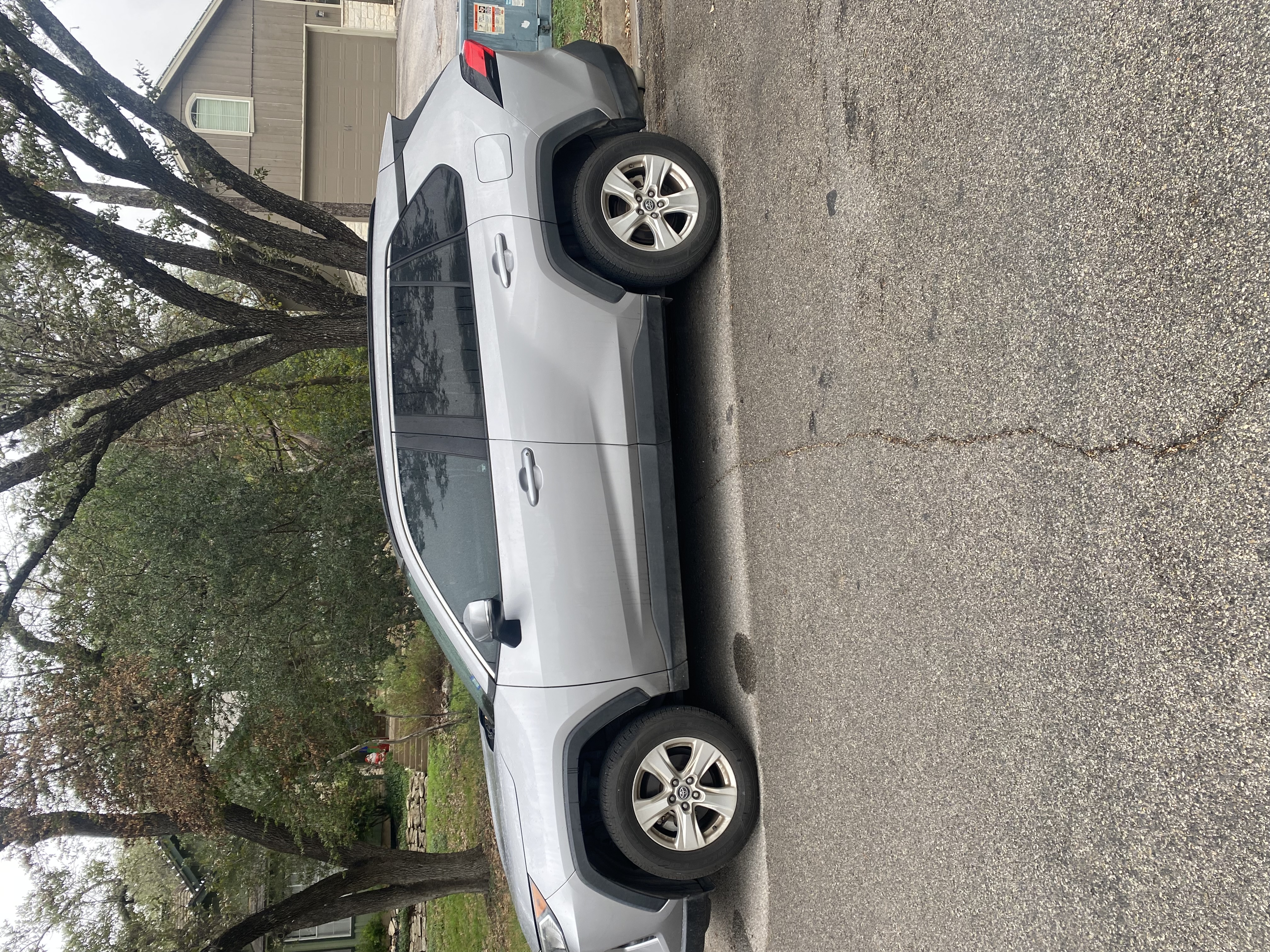 2020 Toyota RAV4 XLE