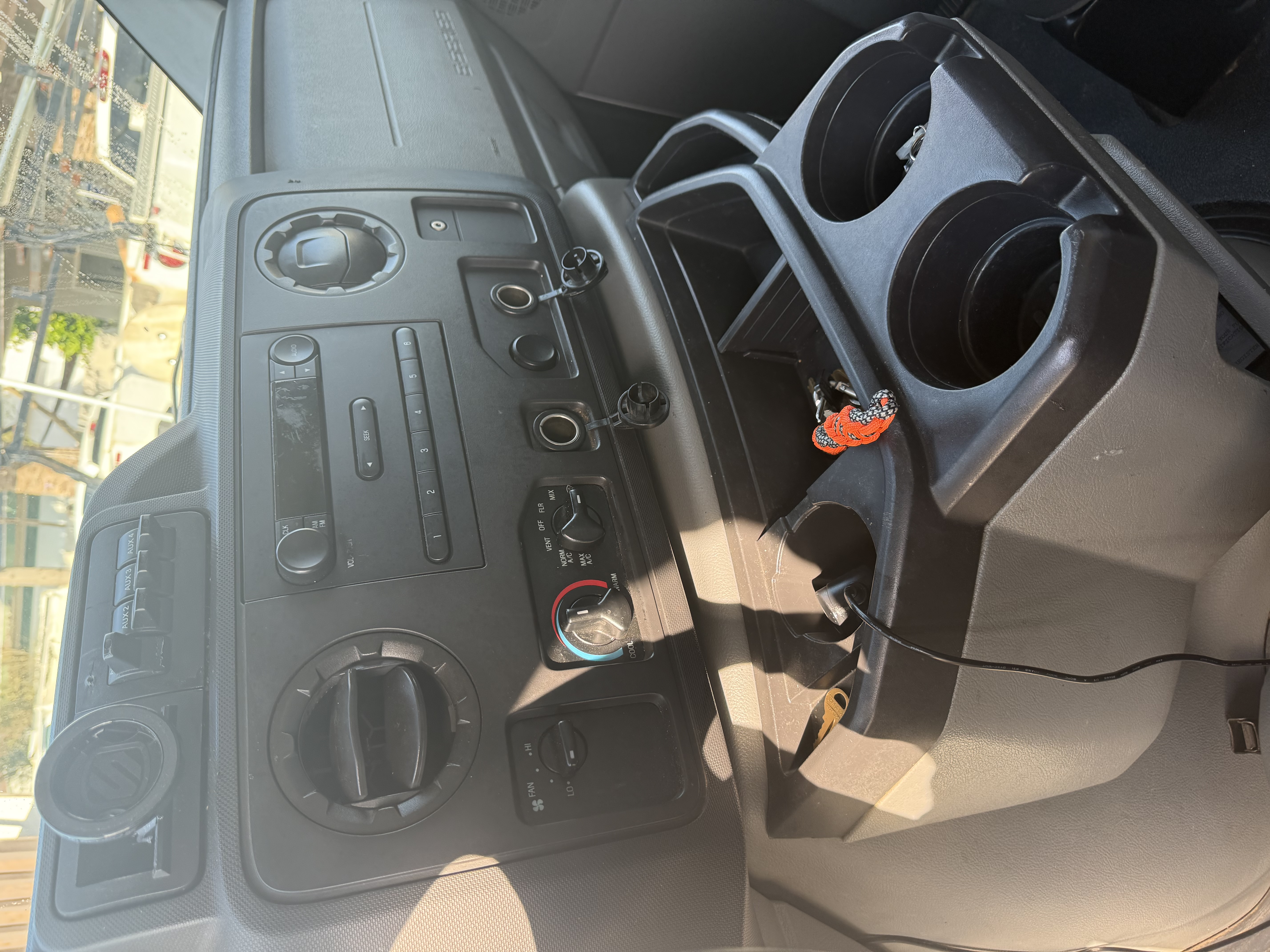 2016 Ford E-350 and Econoline 350 Super Duty