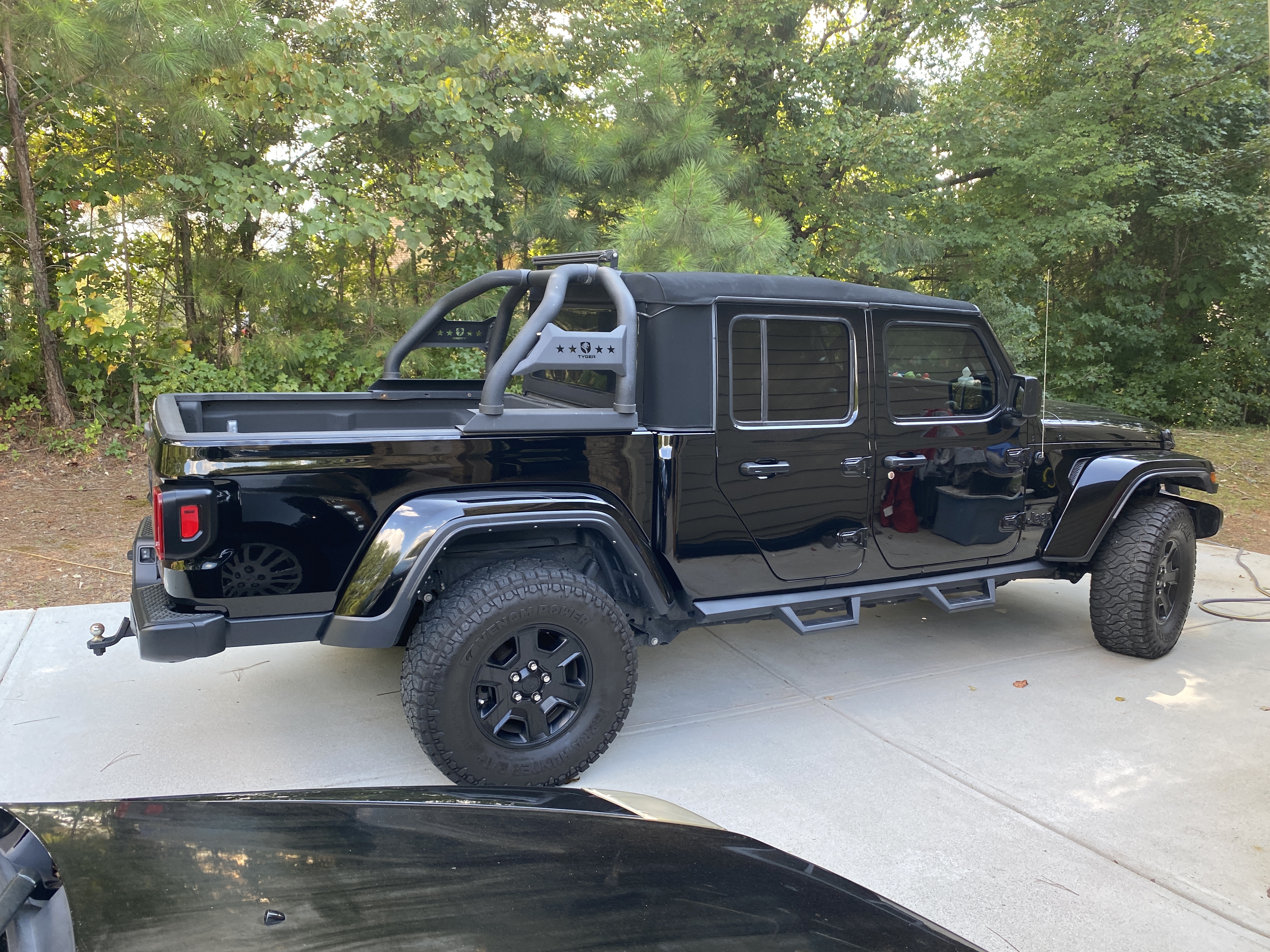 2022 Jeep Gladiator Sport