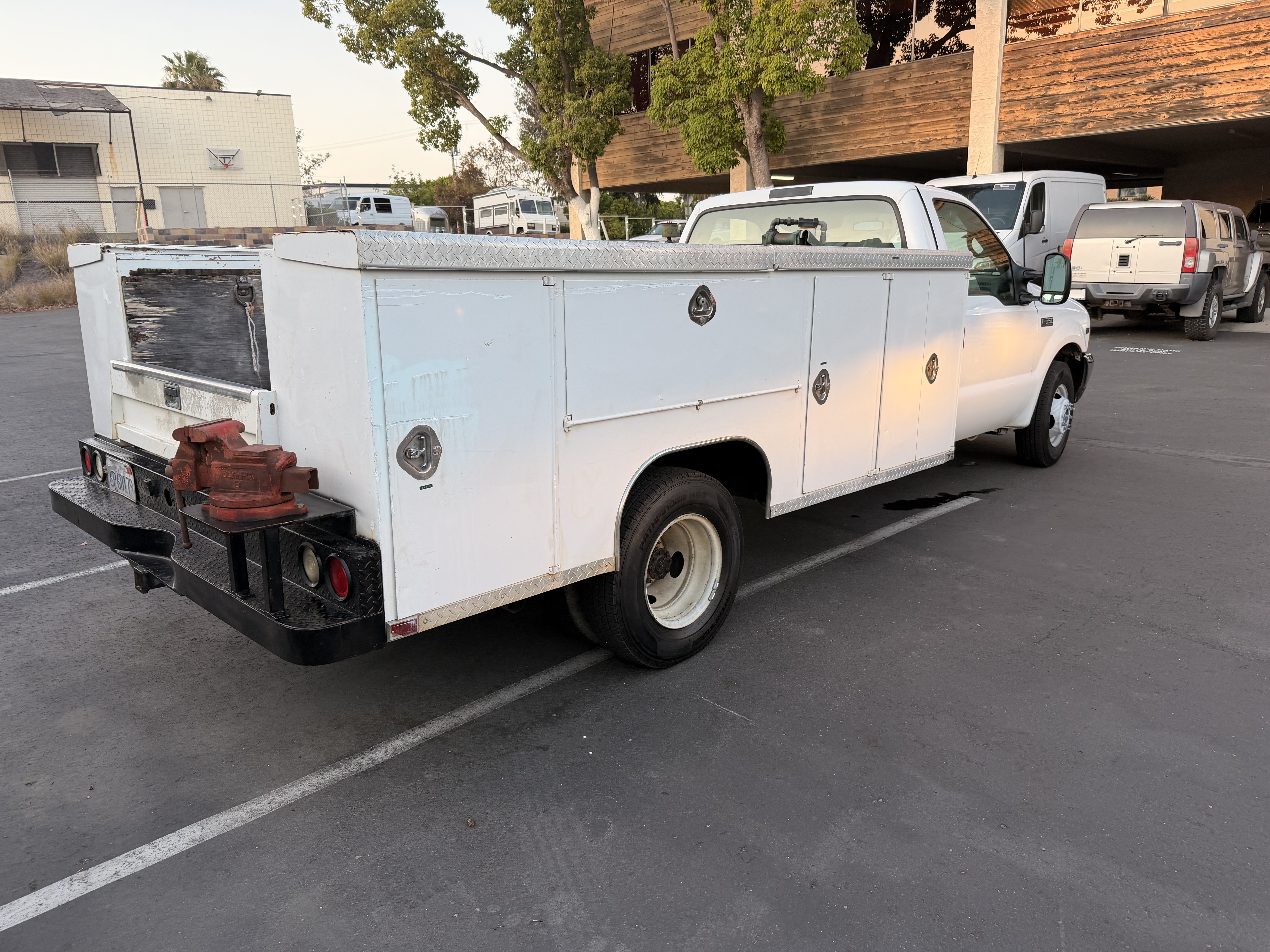2001 Ford F350 2WD Regular Cab DRW Super Duty