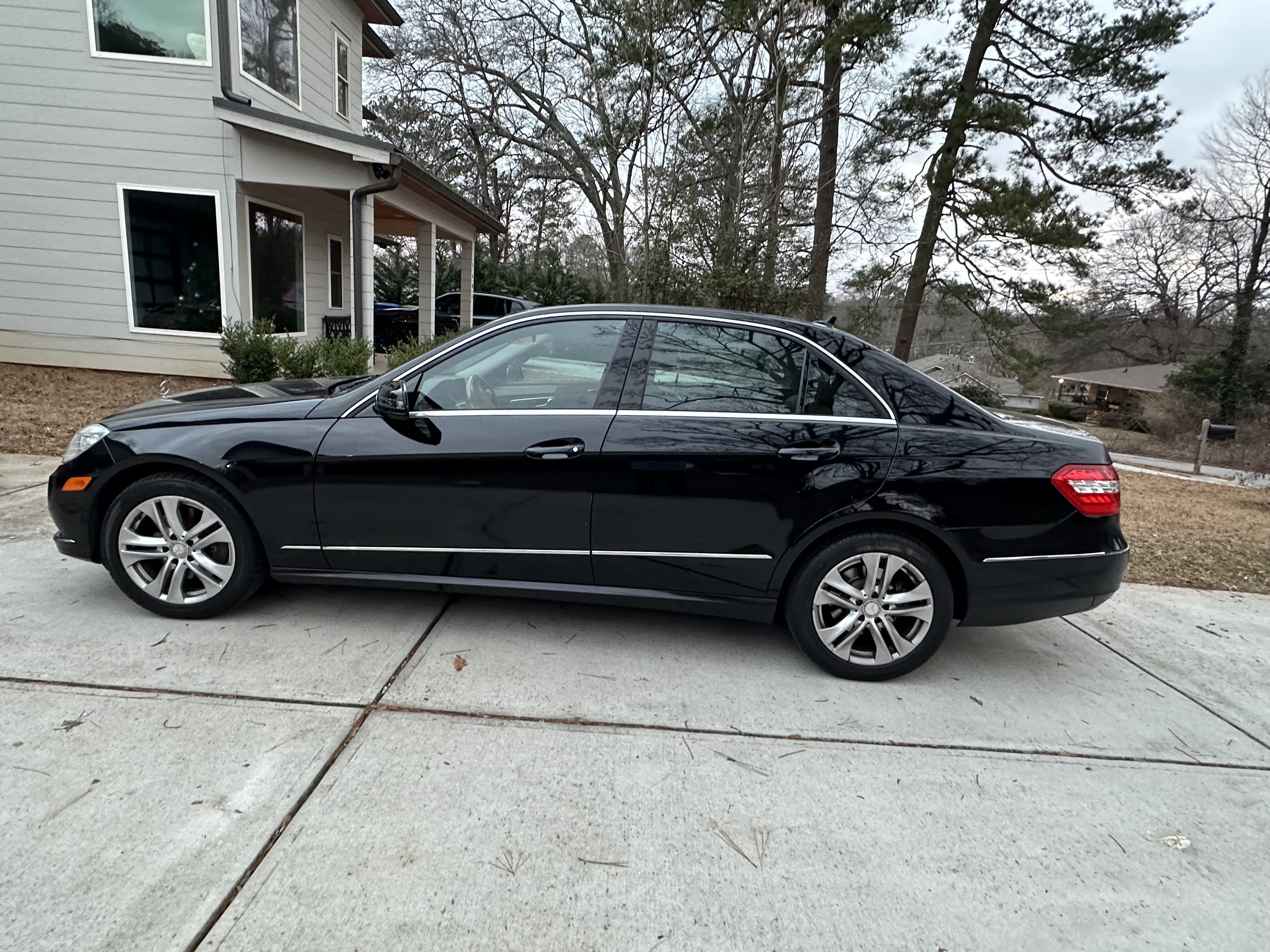 2011 Mercedes-Benz E 350 4MATIC Sedan