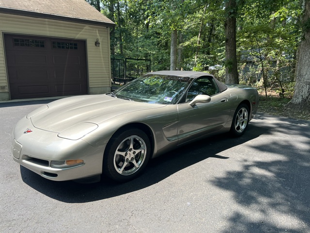 Used 2002 Chevrolet Corvette Convertible w/ Preferred Equipment Group2
