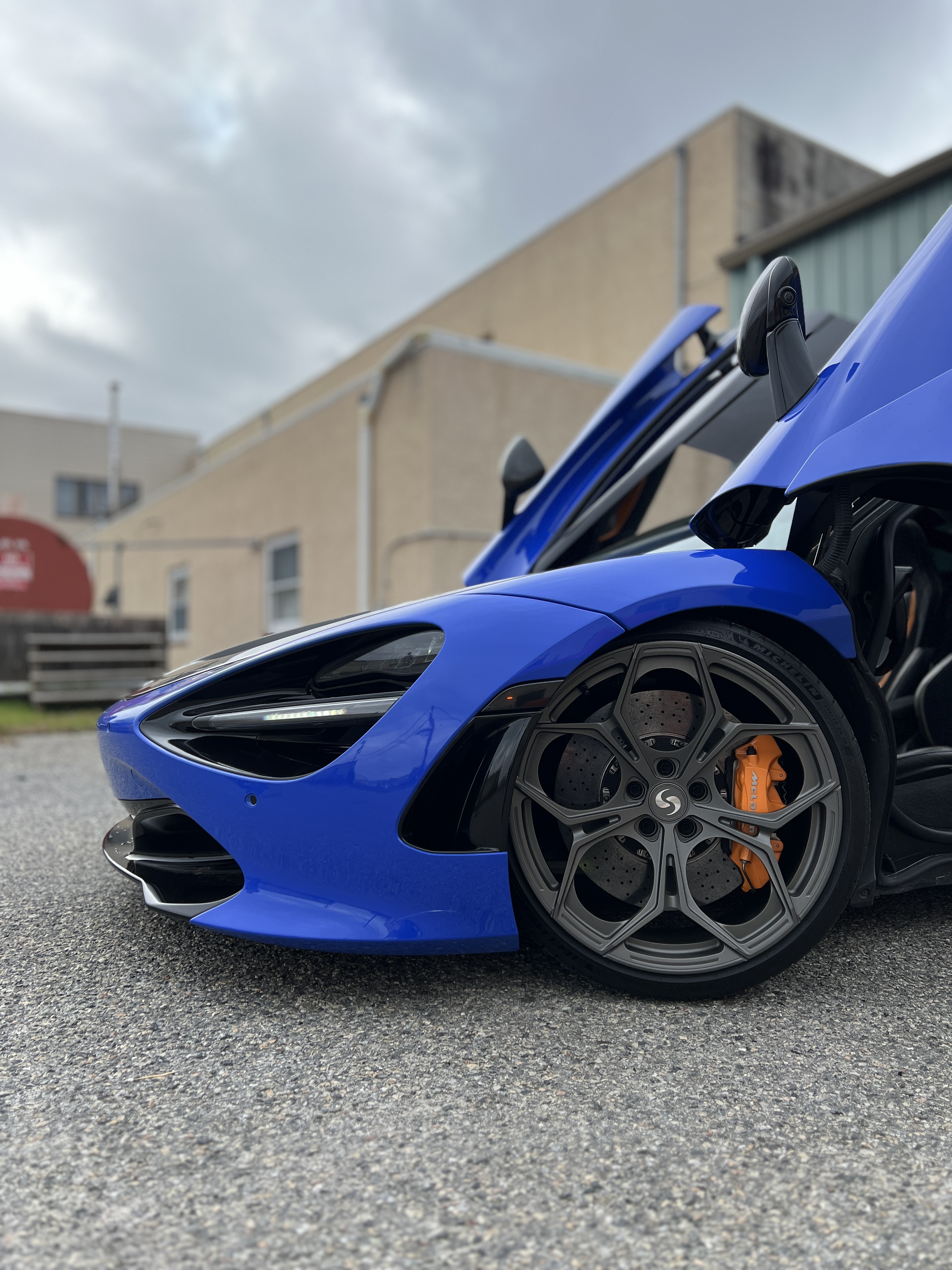 Used 2018 McLaren 720S photo 4