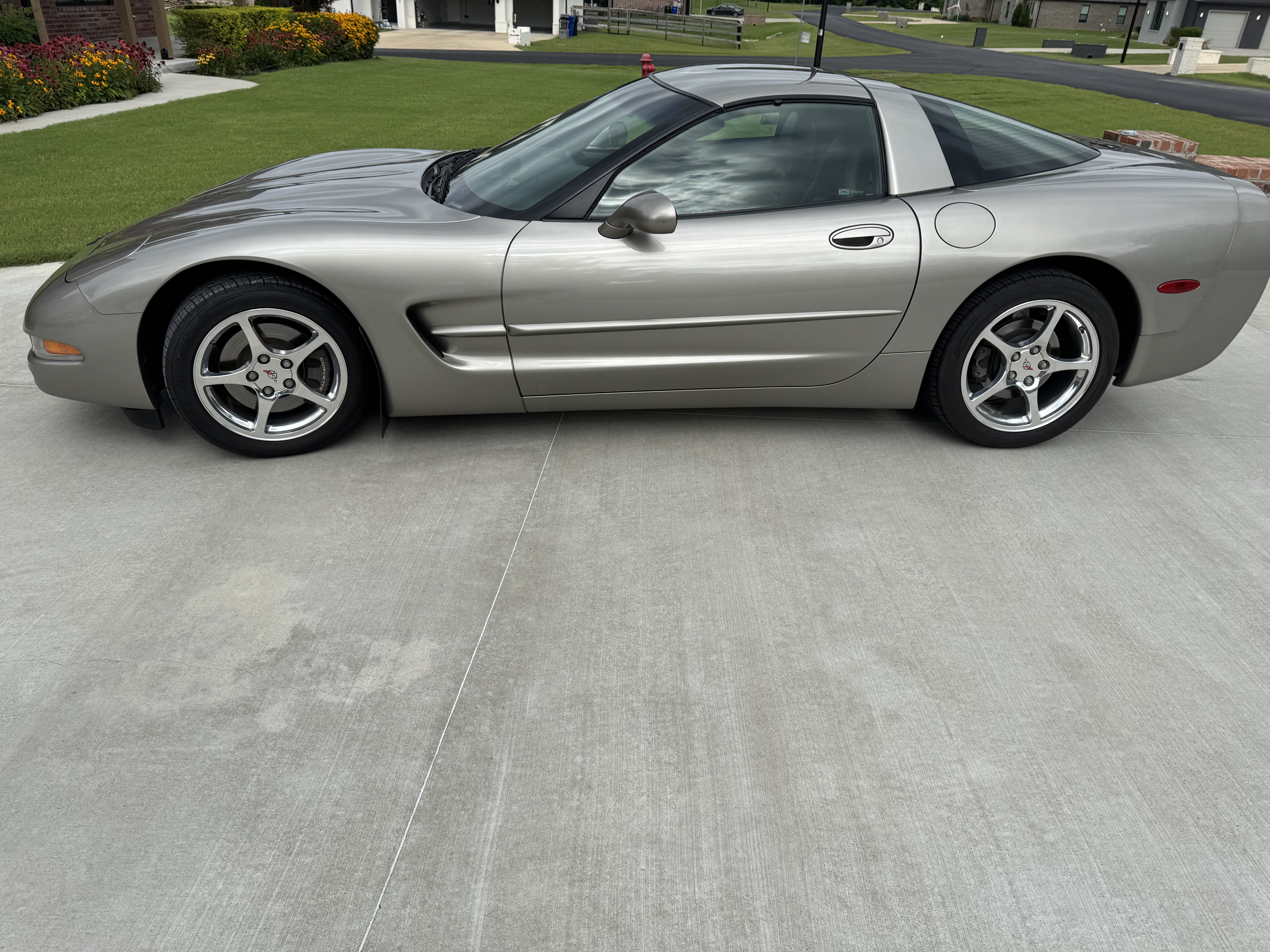 Used 2001 Chevrolet Corvette Coupe w/ Preferred Equipment Group2