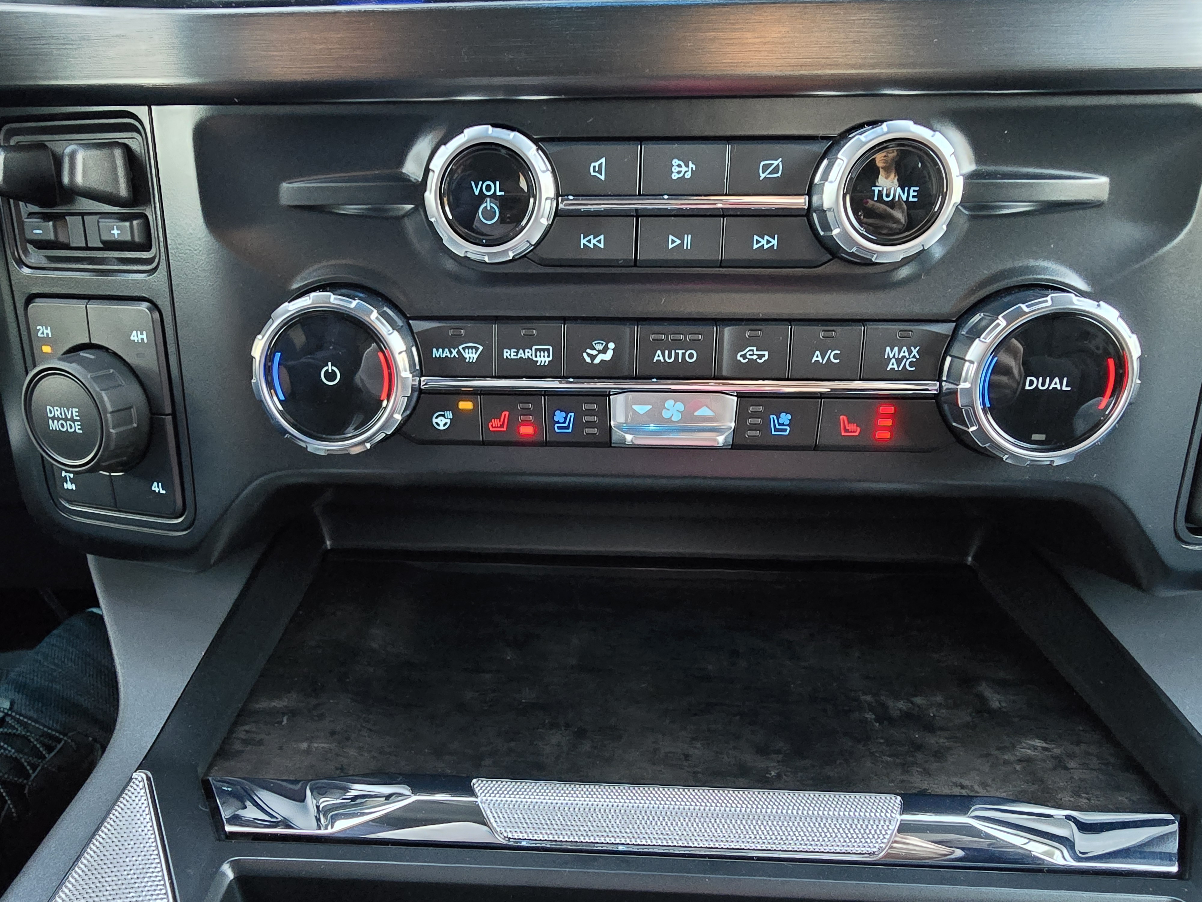 2024 Ford F350 Lariat