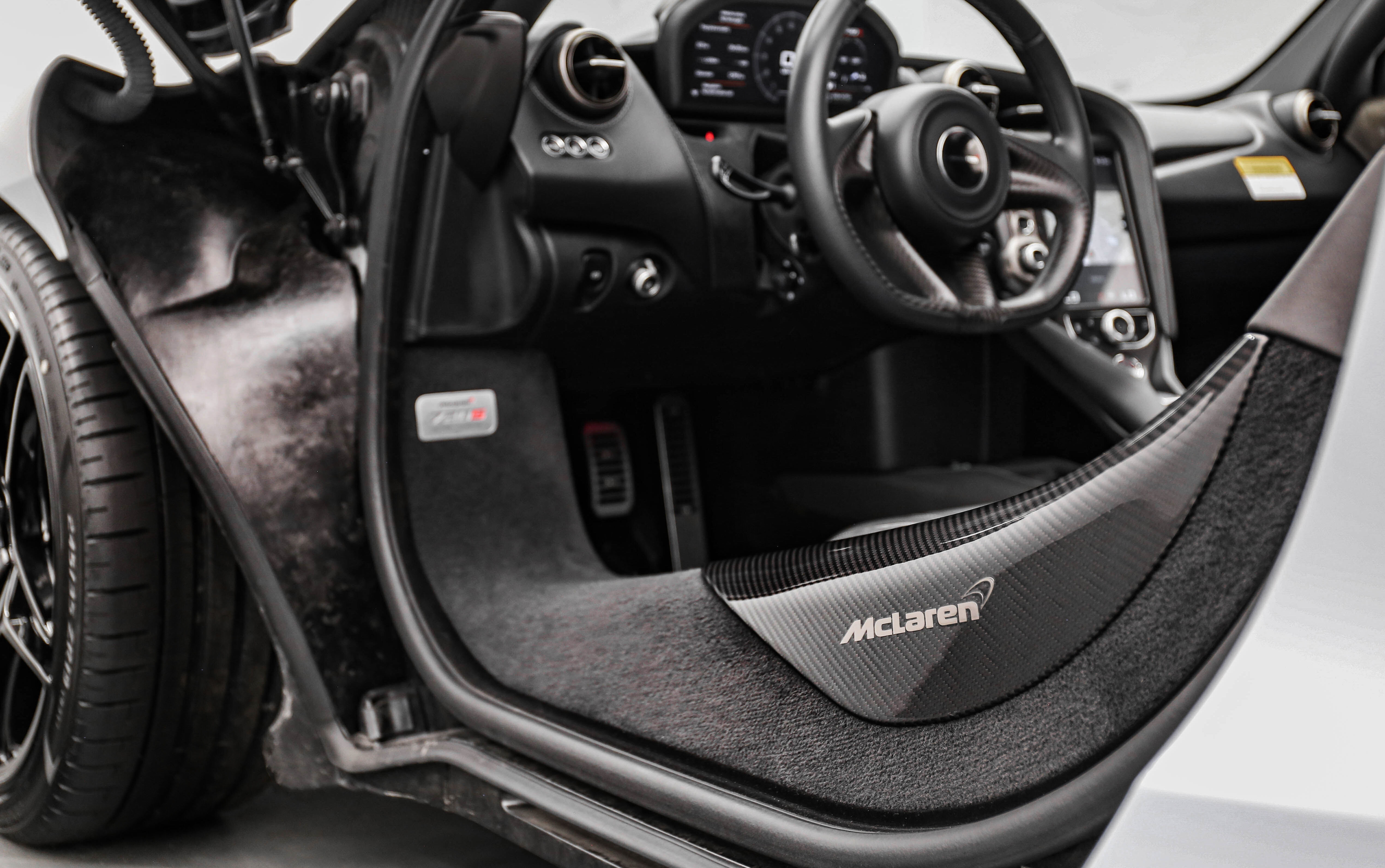 Used 2018 McLaren 720S Luxury photo 20