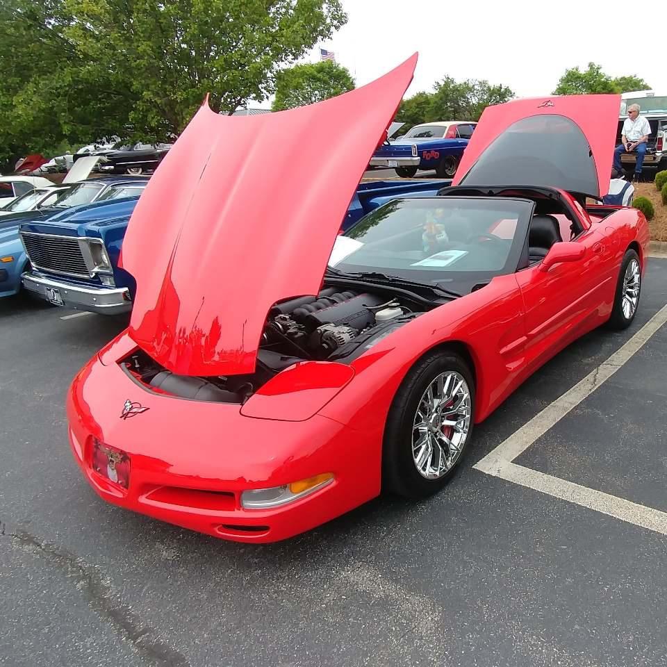 Used 2004 Chevrolet Corvette Coupe w/ Roof Package