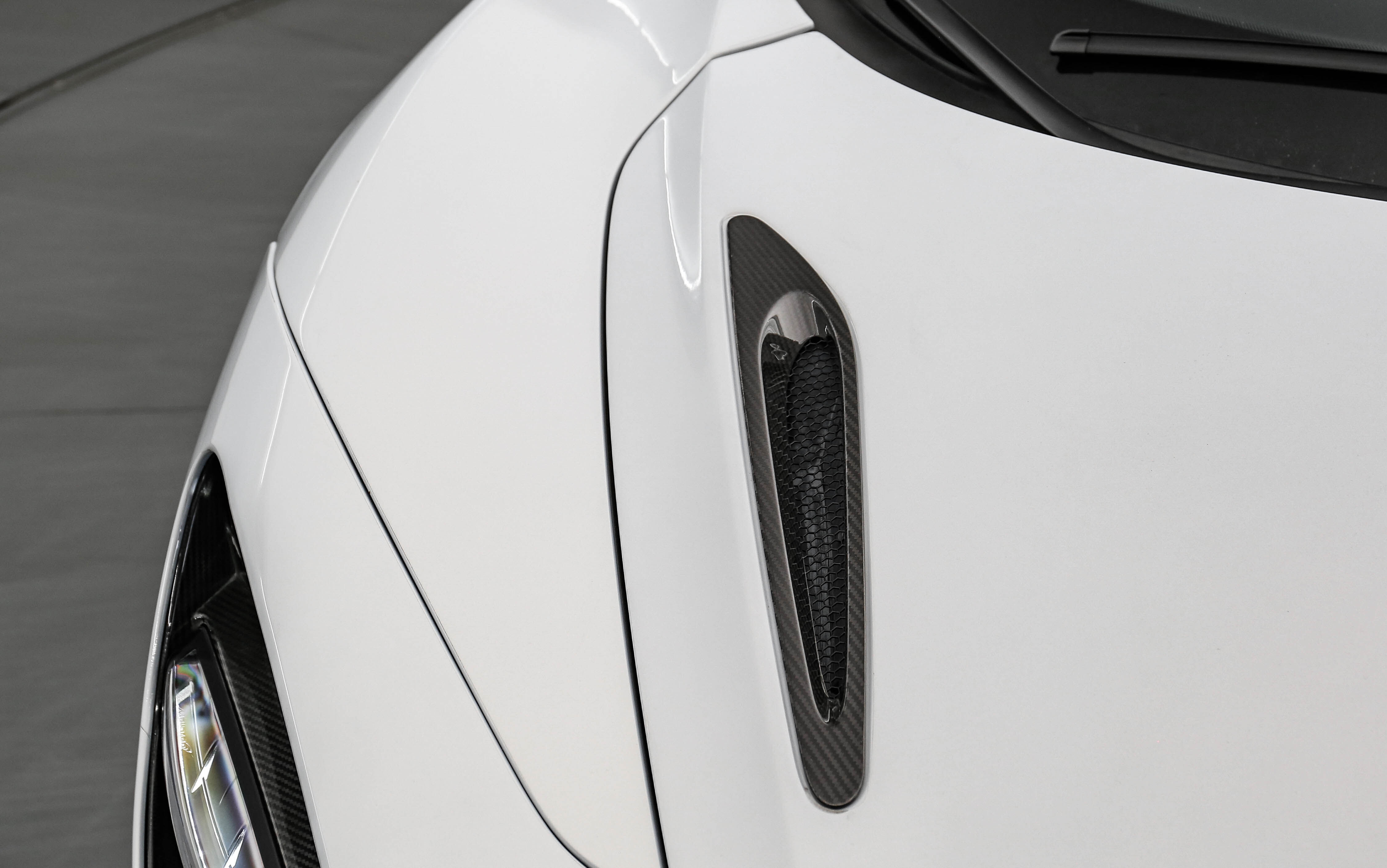 Used 2018 McLaren 720S Luxury photo 25