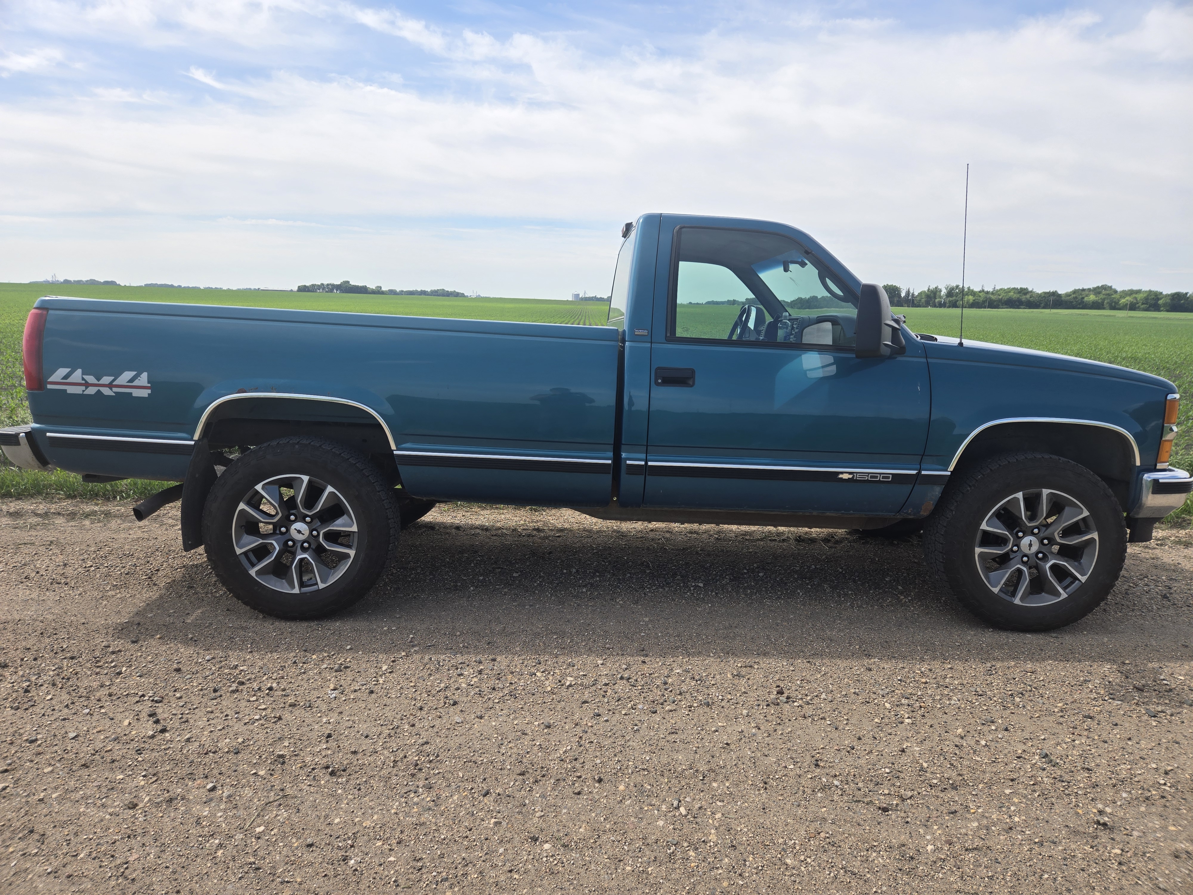 Chevrolet C/K 1500 1997 photo 2