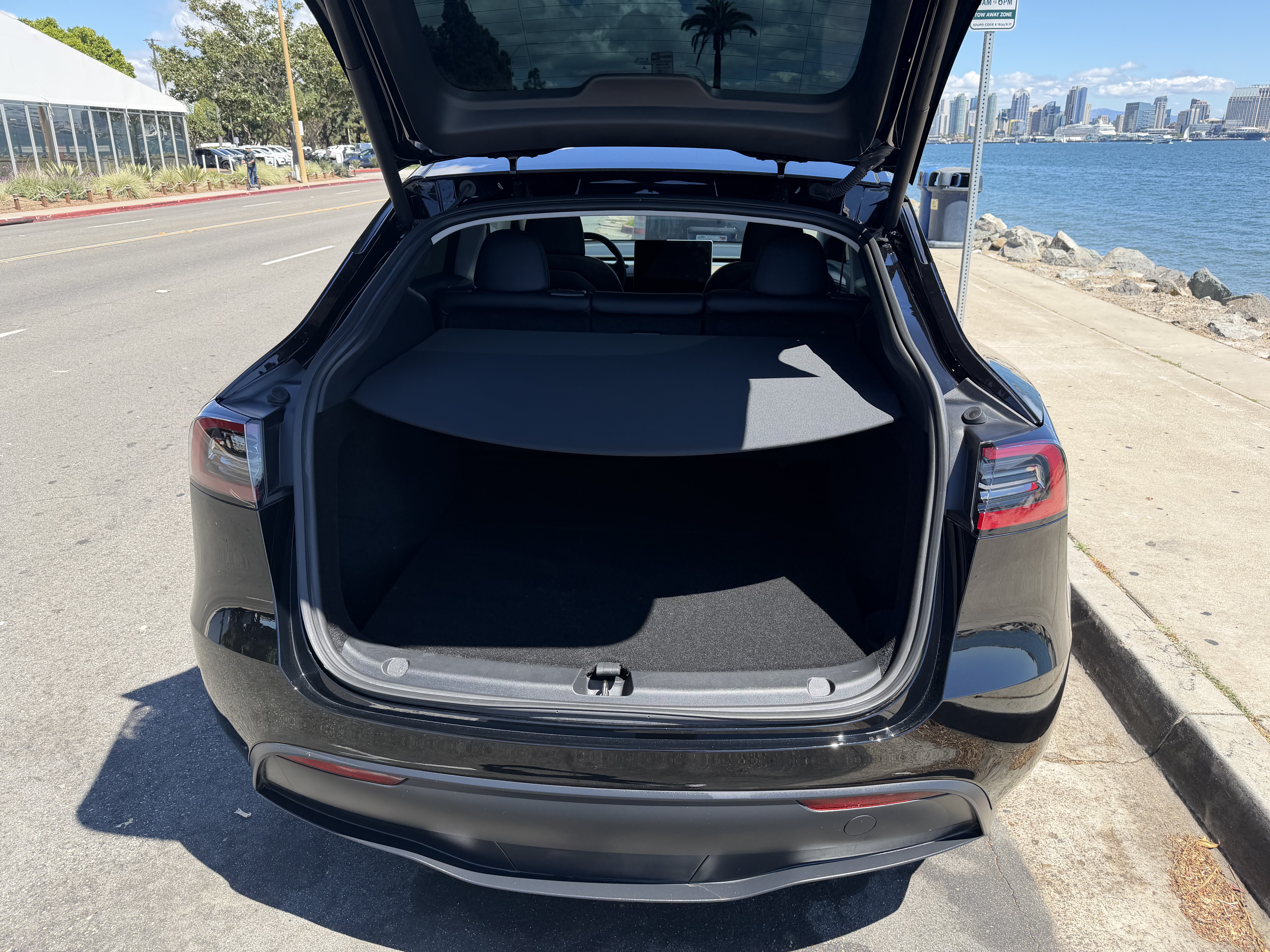 2025 Tesla Model Y Long Range