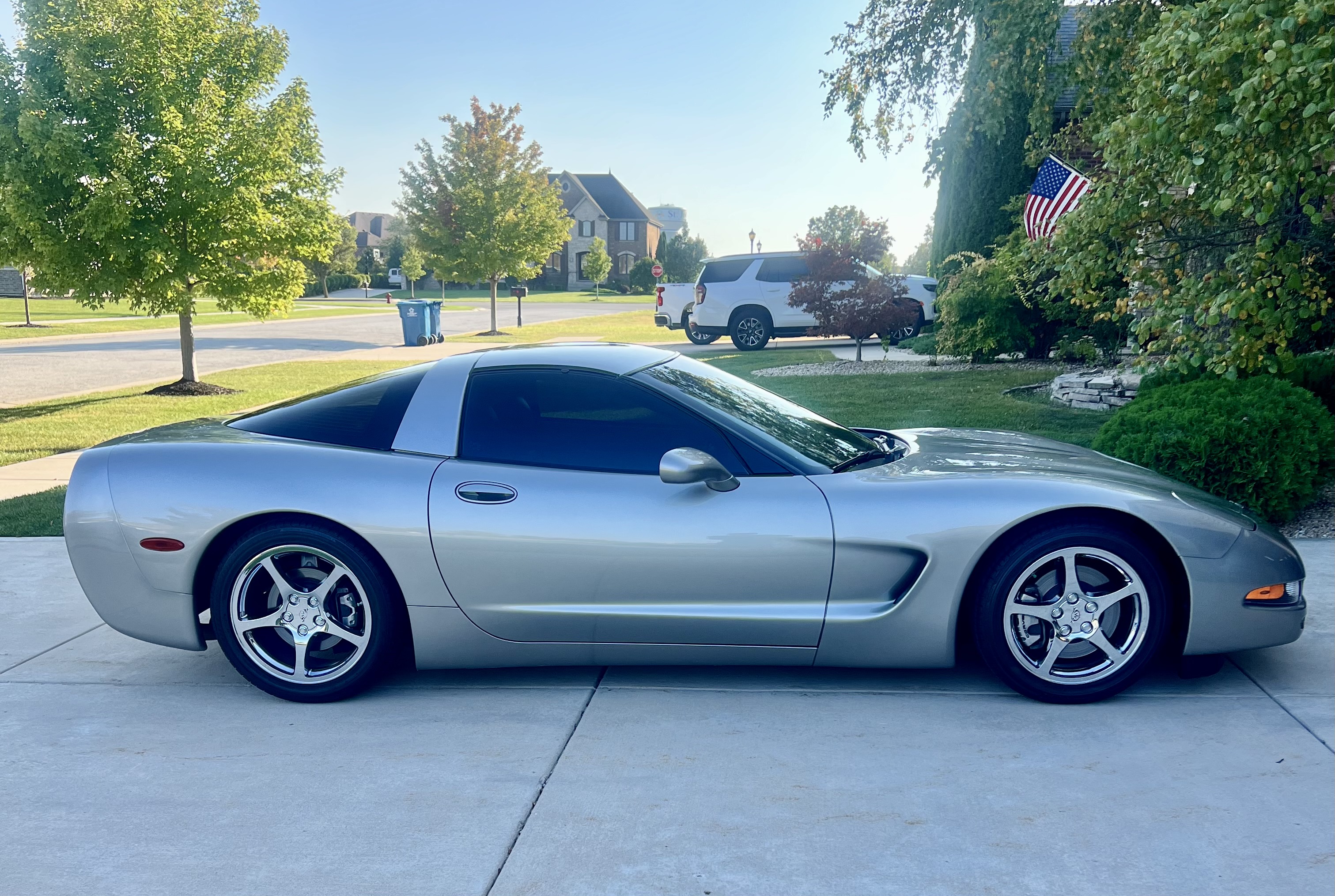 Used 2000 Chevrolet Corvette Coupe w/ Roof Pkg