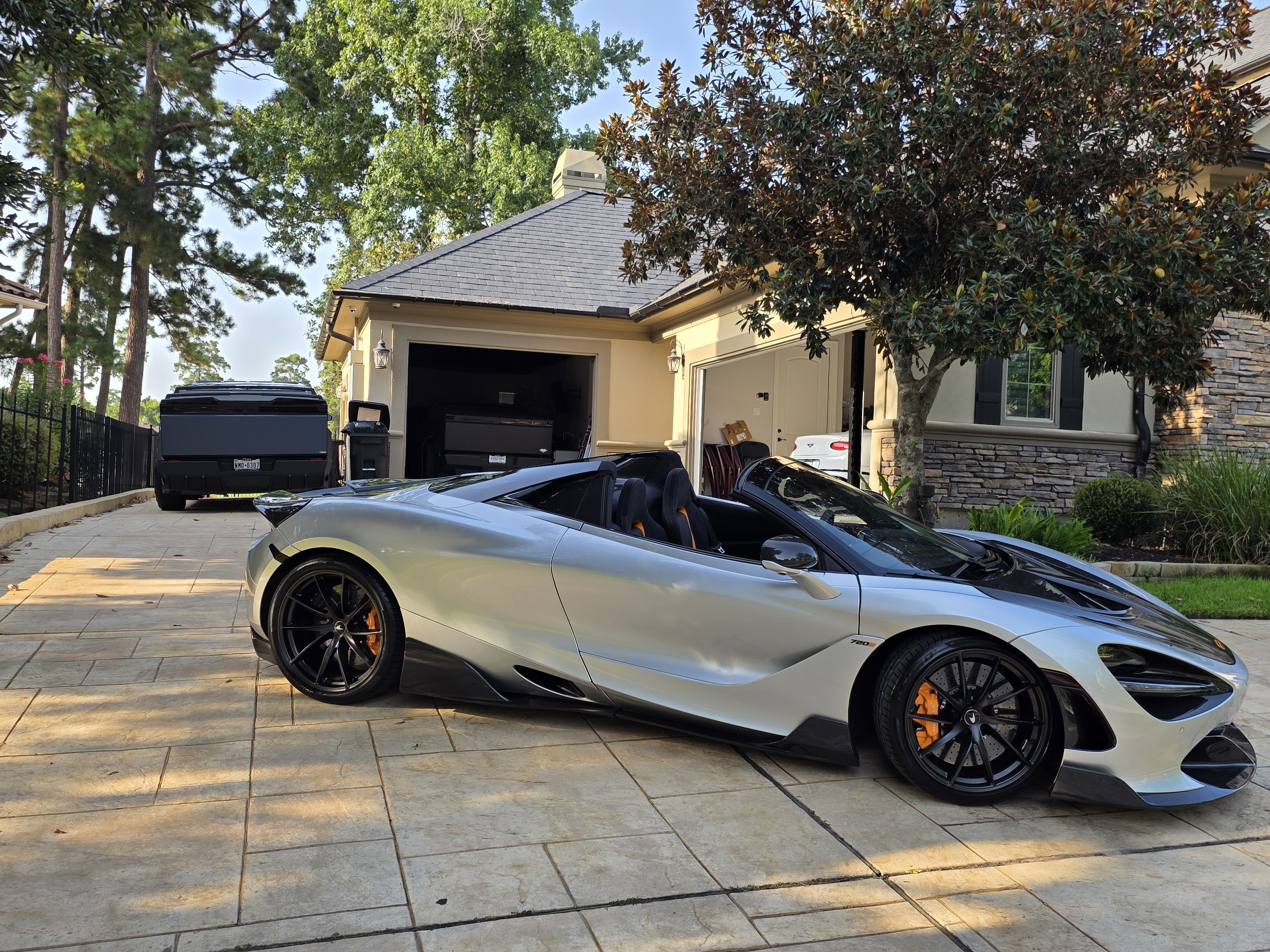 Used 2020 McLaren 720S Spider photo 23