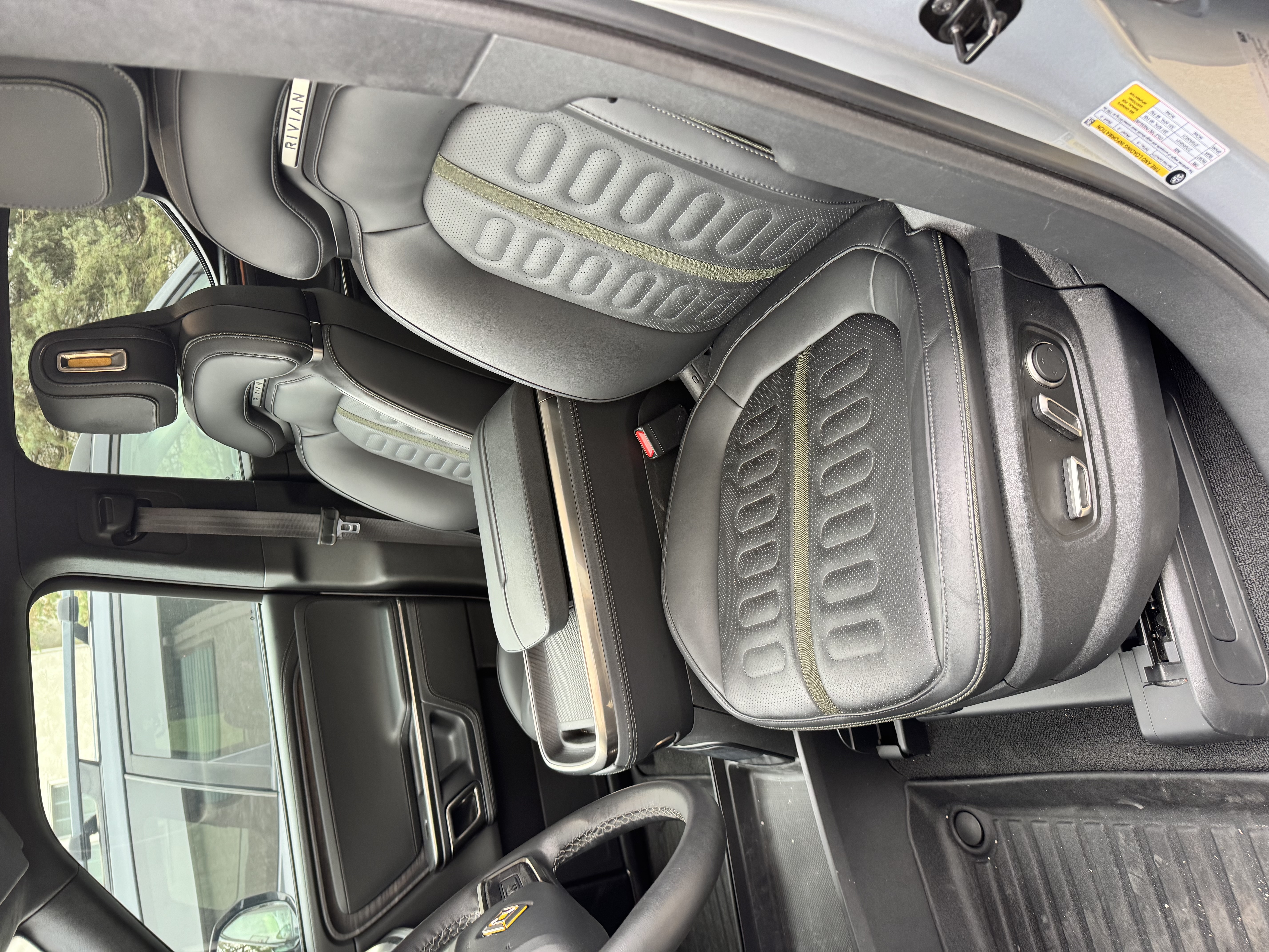 2024 Rivian R1T Adventure