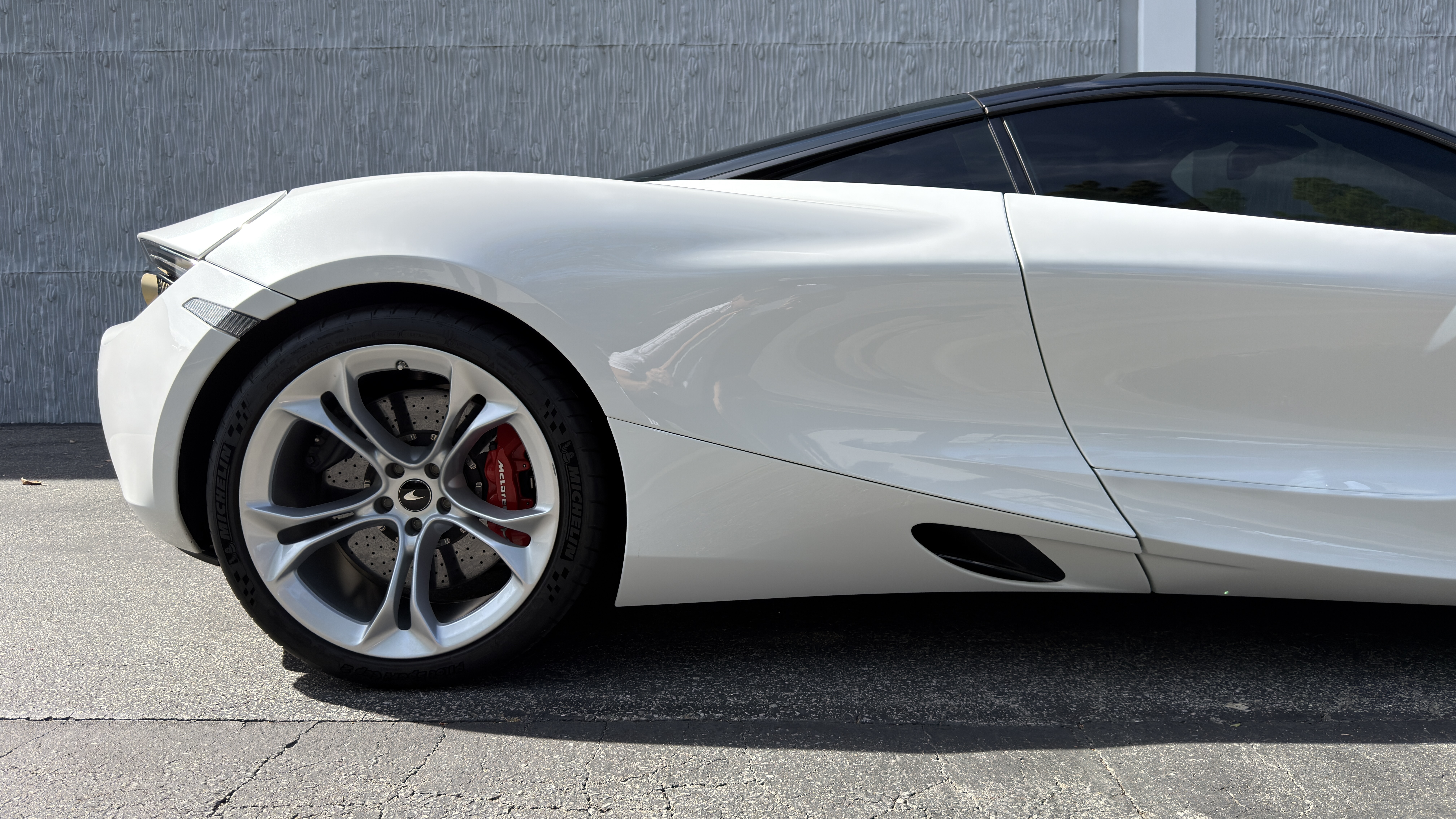 Used 2020 McLaren 720S Coupe 2D photo 23