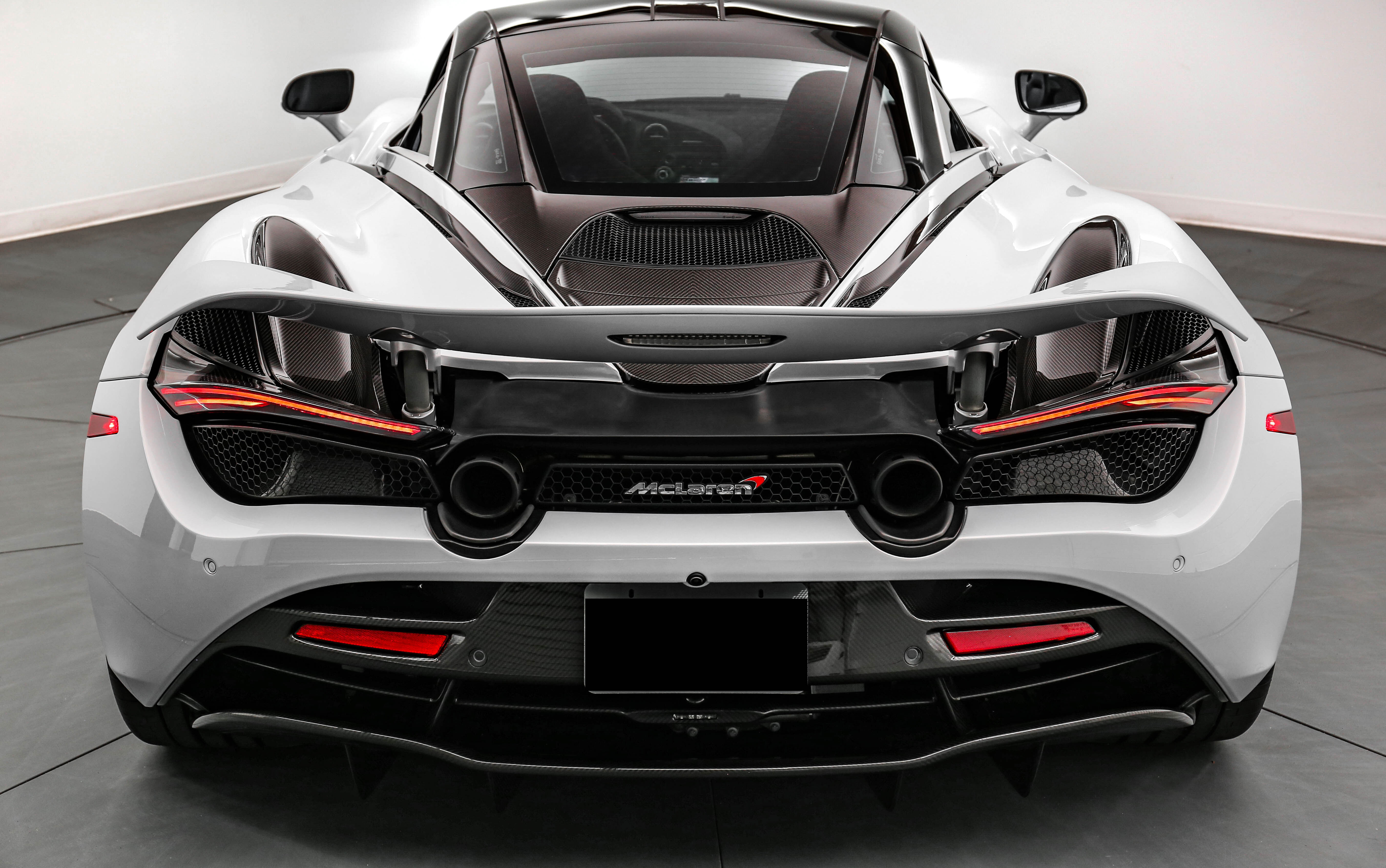 Used 2018 McLaren 720S Luxury photo 18