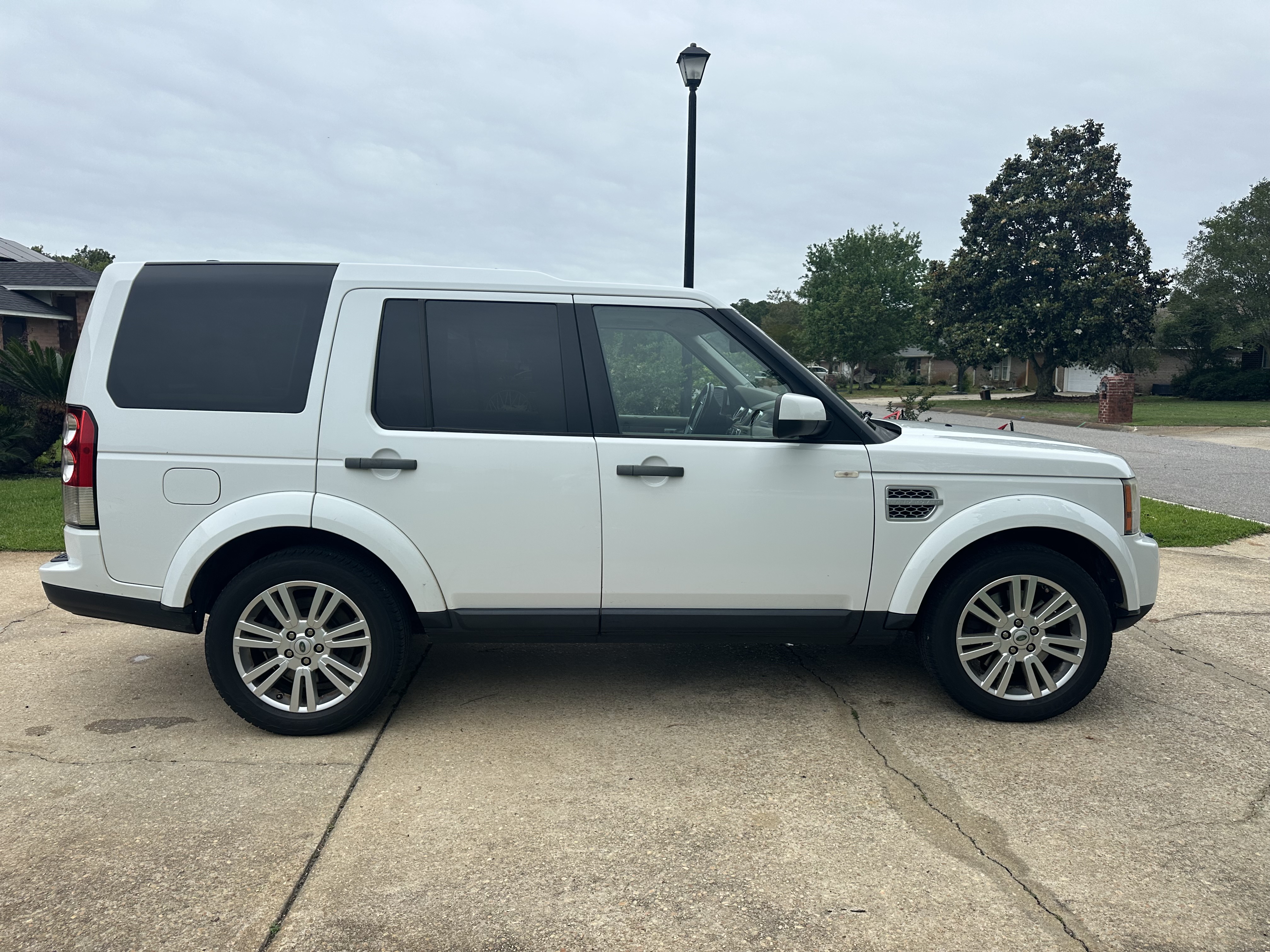 Used 2011 Land Rover LR4 HSE