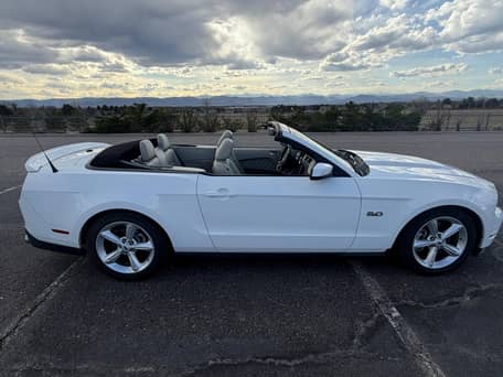 2011 Ford Mustang GT Premium