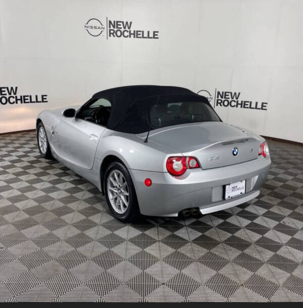 2005 BMW Z4 2.5i