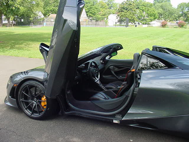 Used 2024 McLaren 750S Spider photo 17