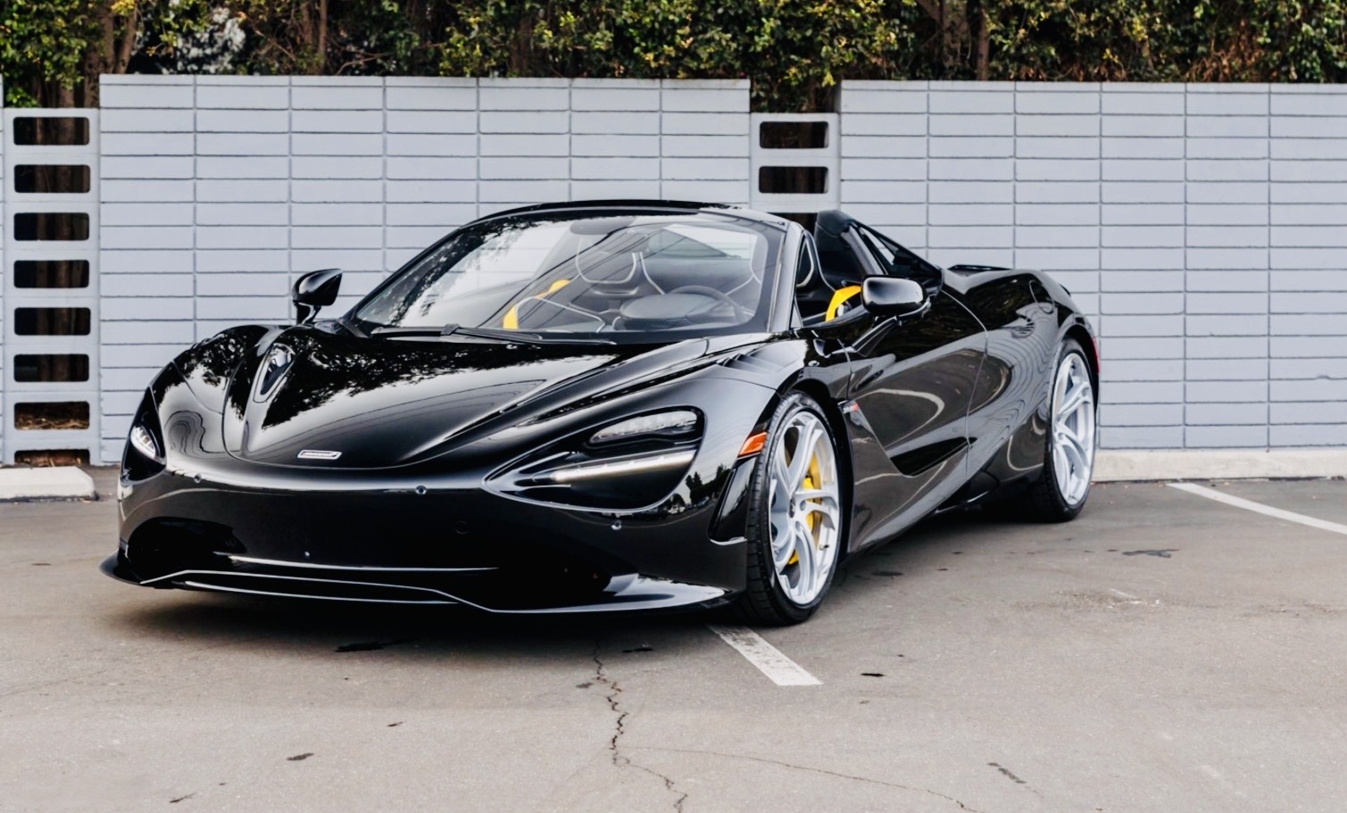 Used 2024 McLaren 750S Spider photo 2