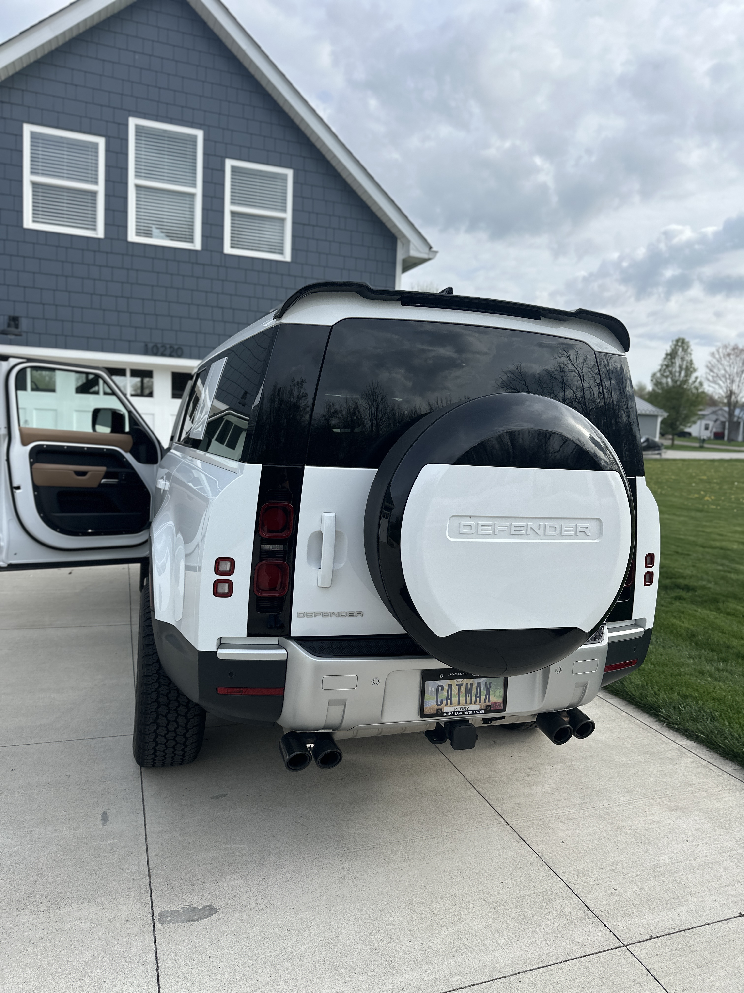 2025 Land Rover Defender 130 S