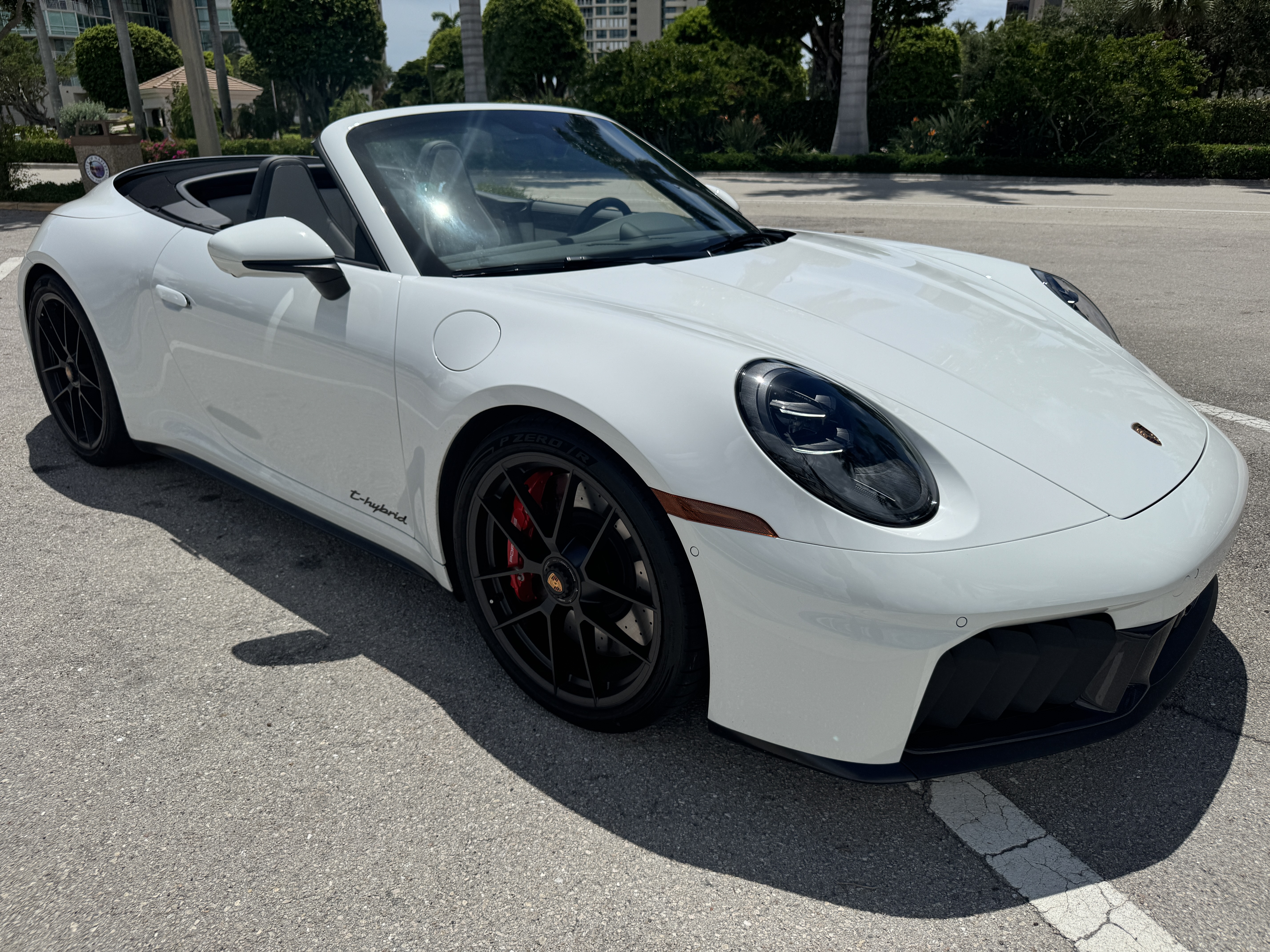 2025 Porsche 911 Carrera 4 GTS