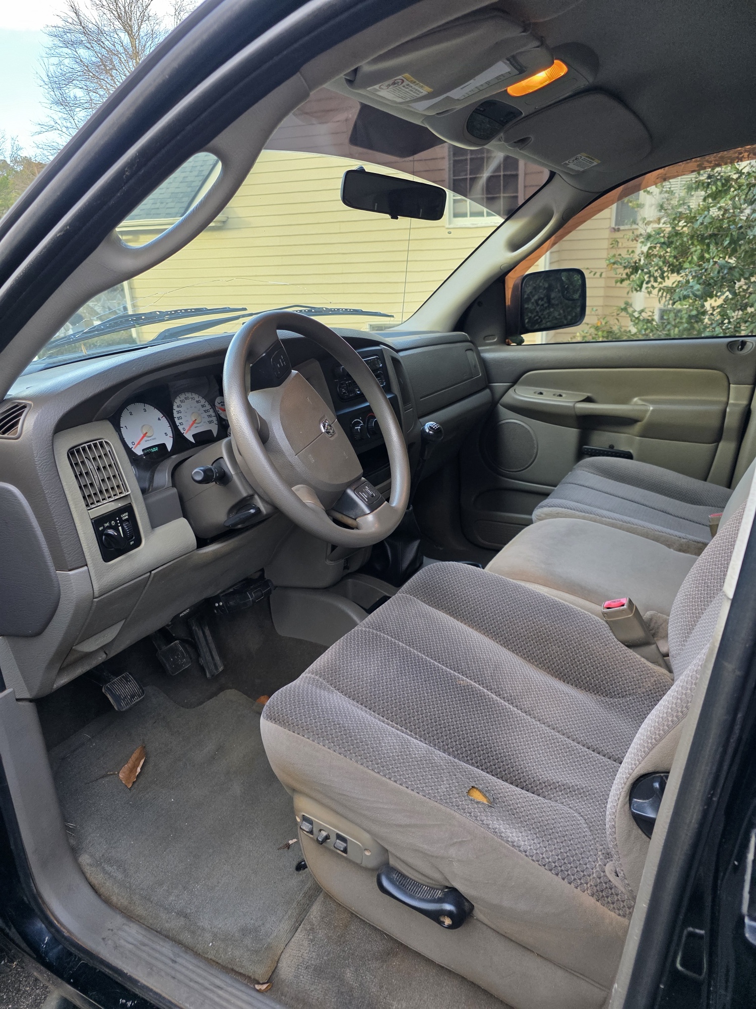 2004 Dodge Ram 2500 Truck SLT