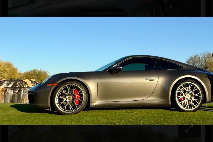 2020 Porsche 911 Carrera