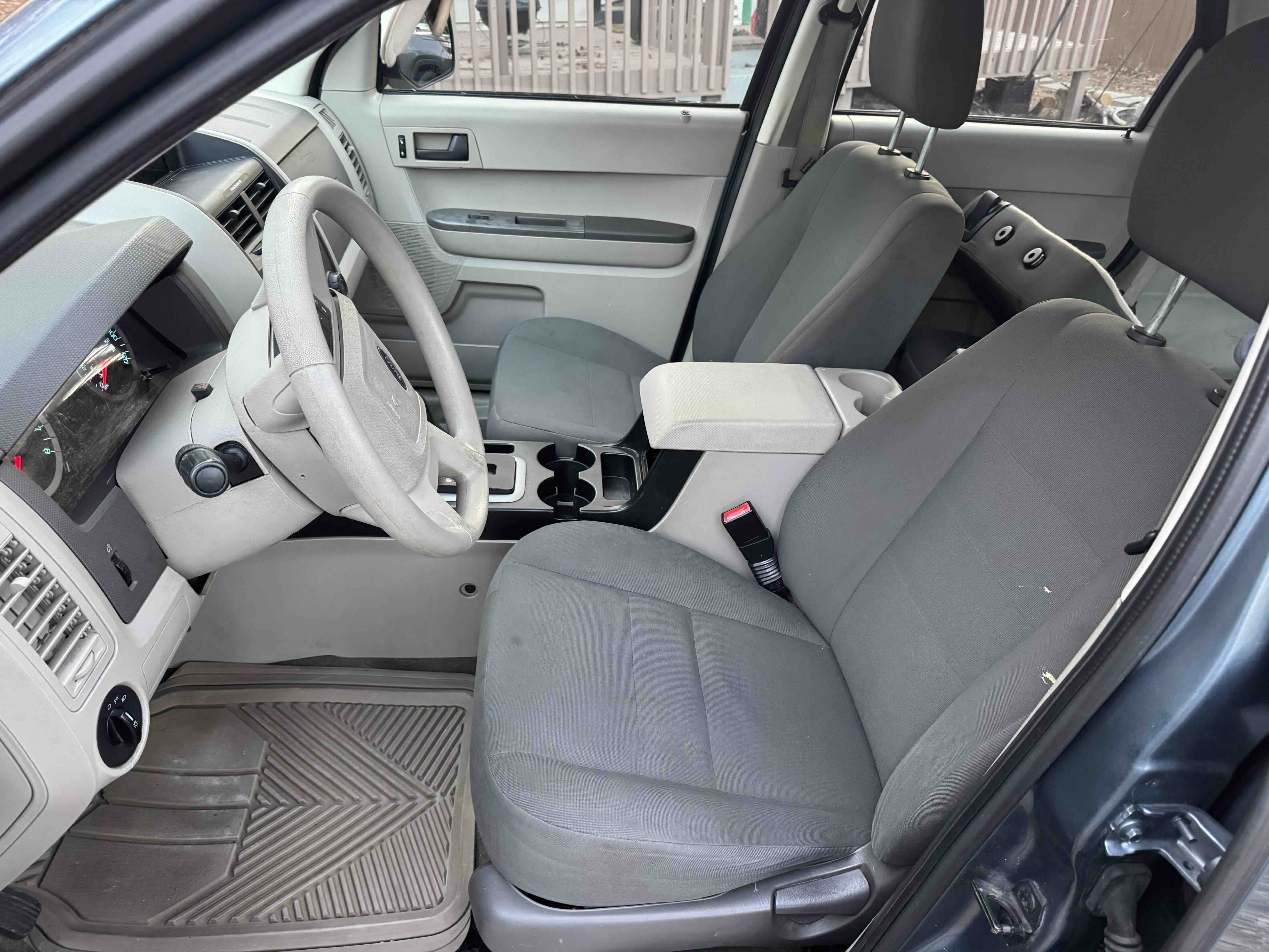 2010 Ford Escape XLS