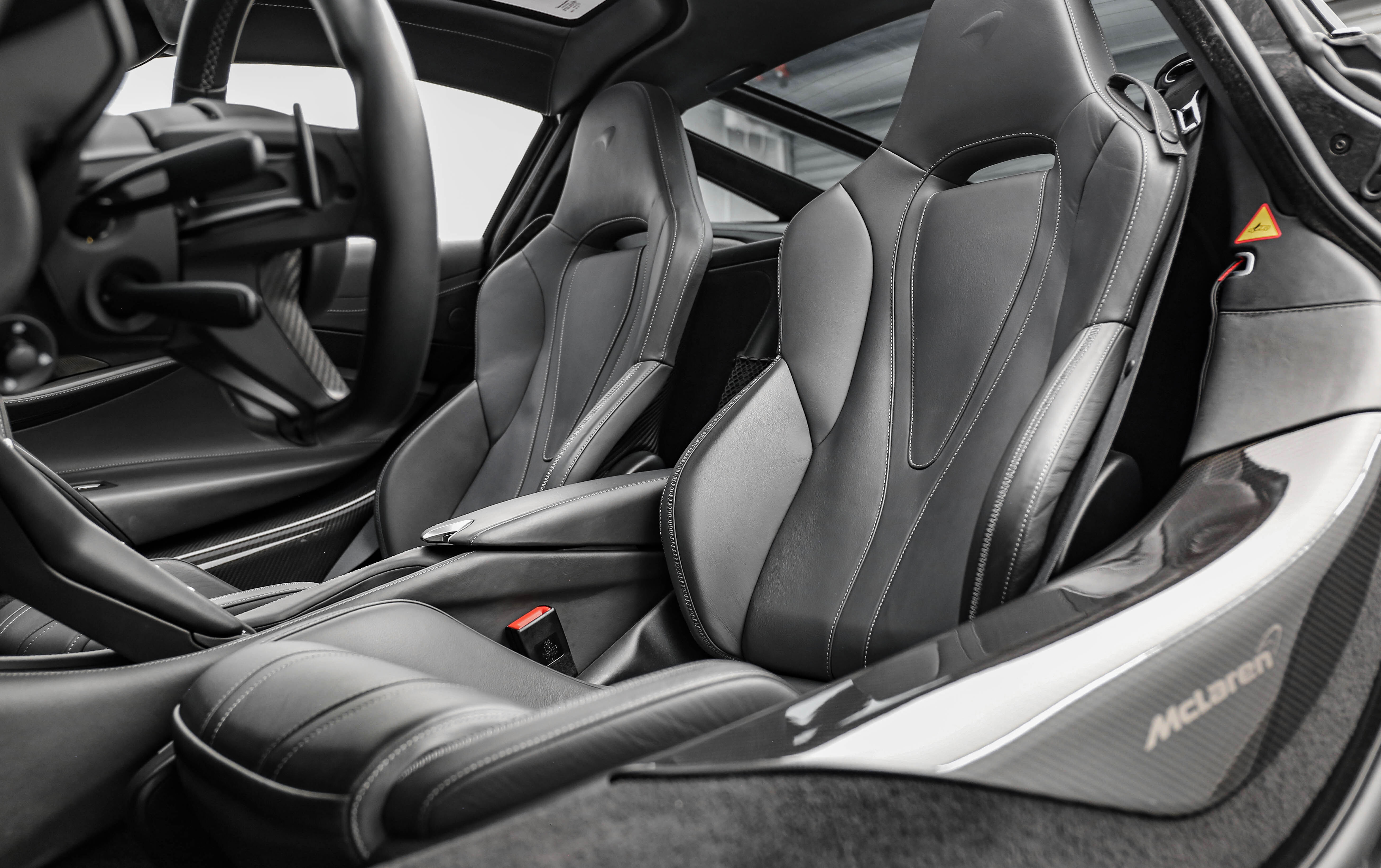 Used 2018 McLaren 720S Luxury photo 14
