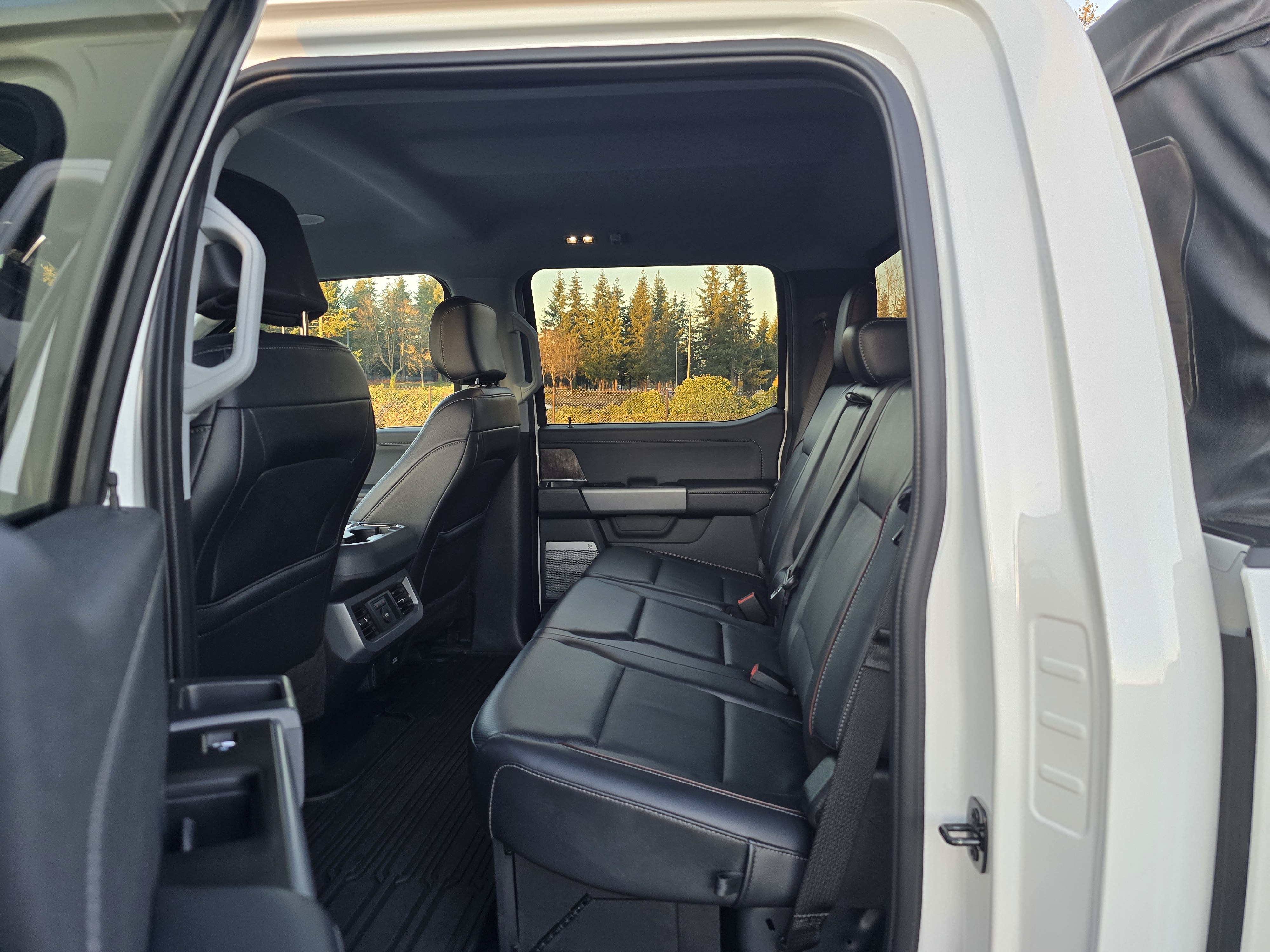 2024 Ford F350 Lariat