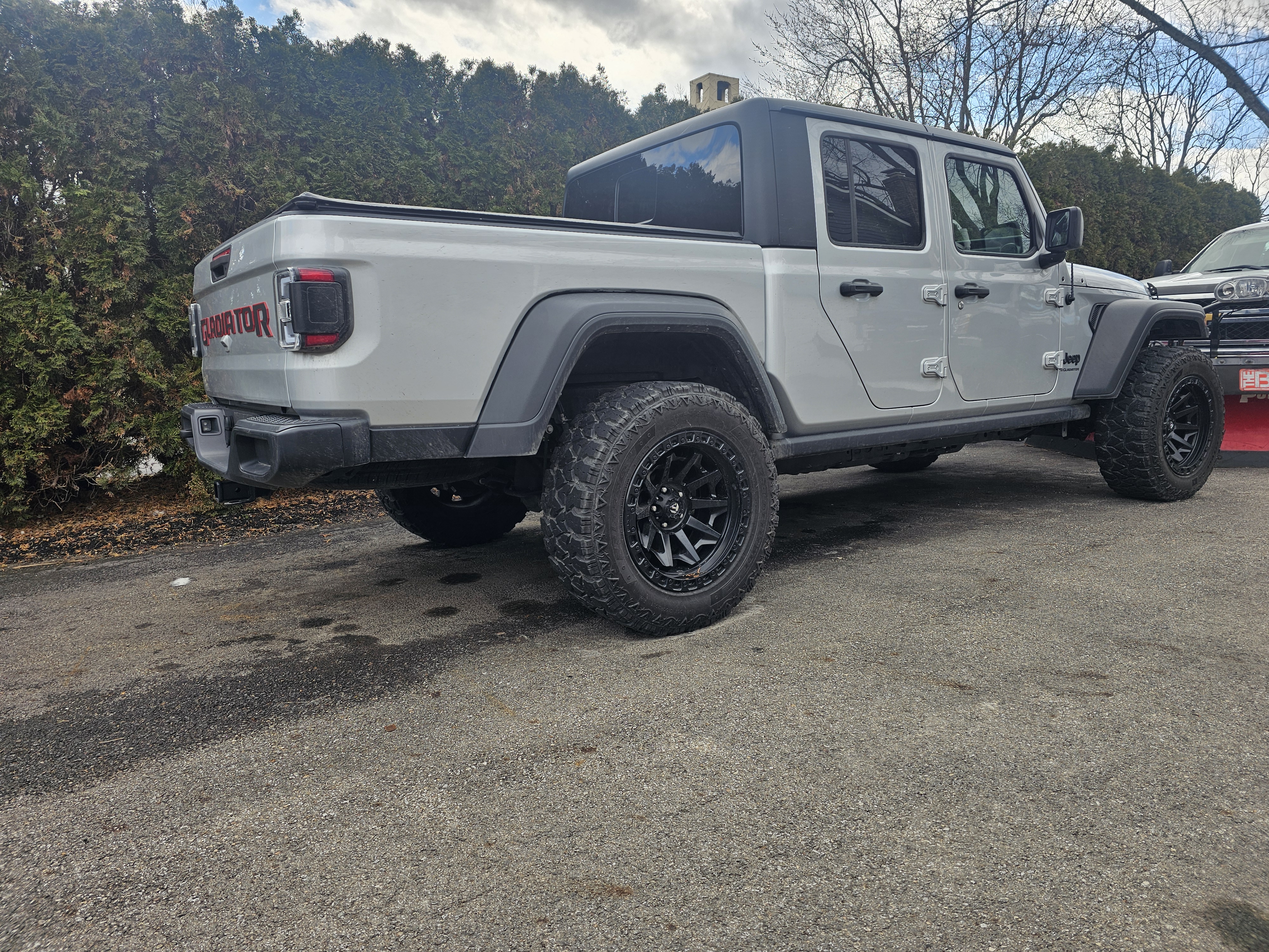 2023 Jeep Gladiator Sport