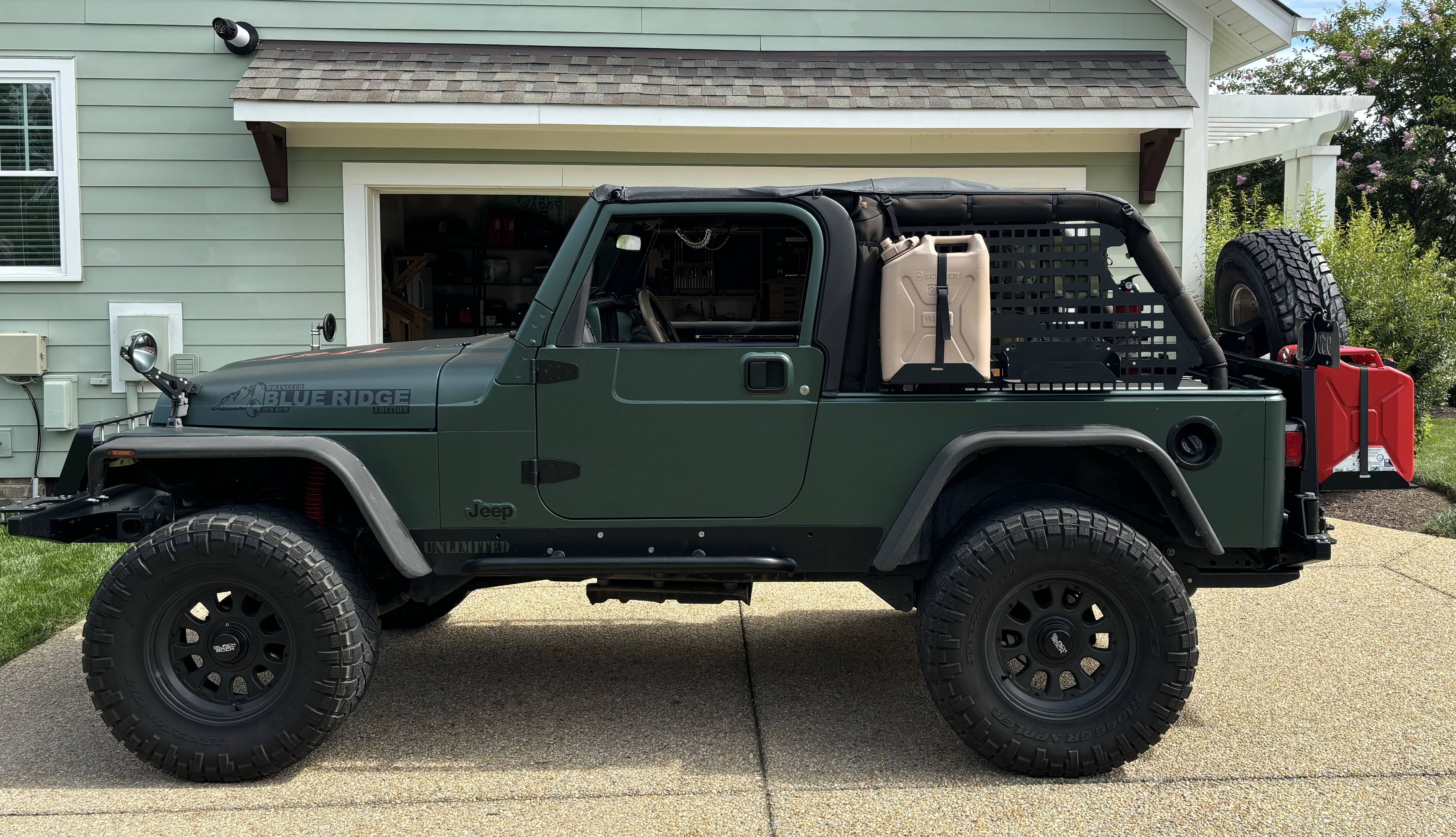 Used 2005 Jeep Wrangler Unlimited w/ Premium Audio Group