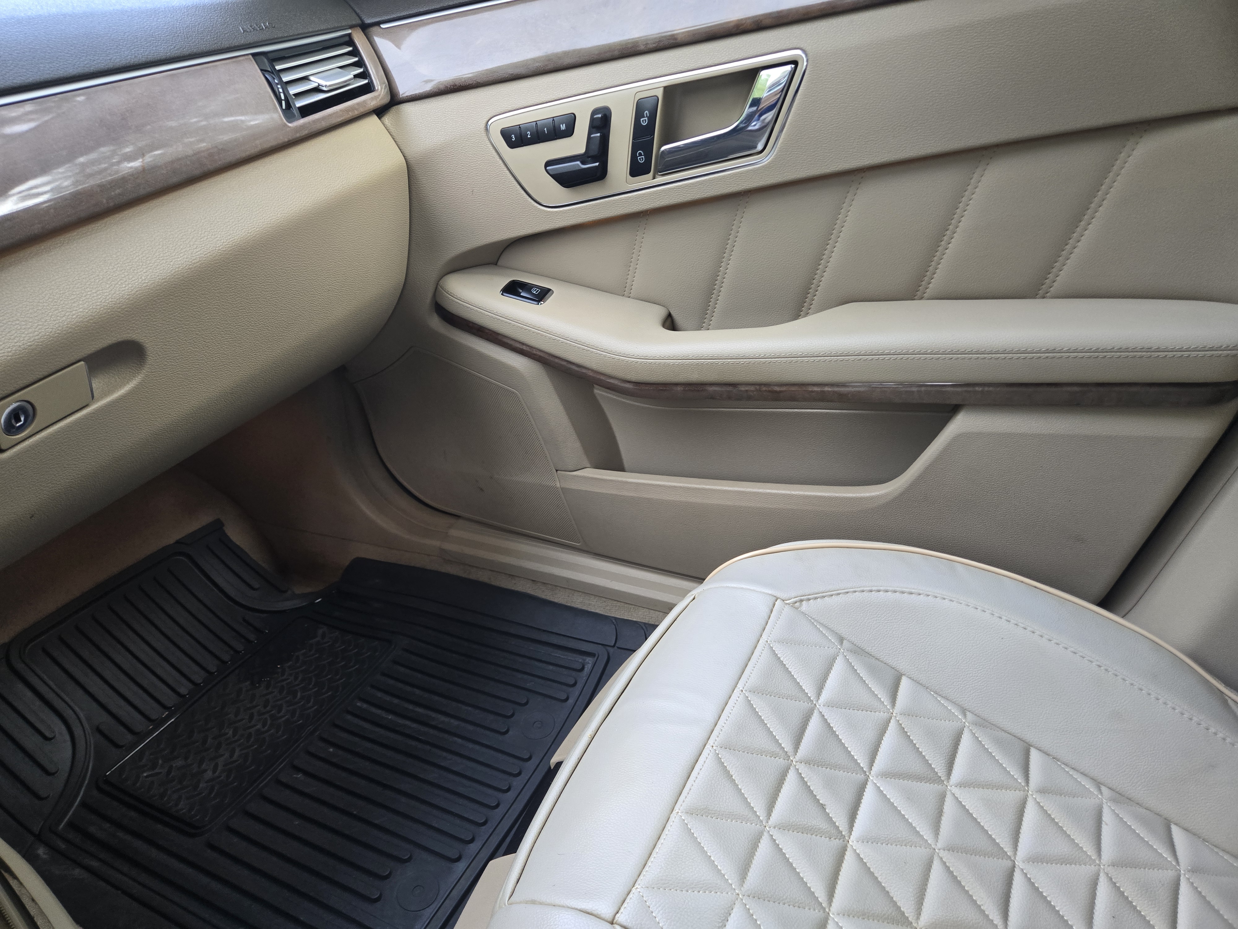 2010 Mercedes-Benz E 350 4MATIC Sedan